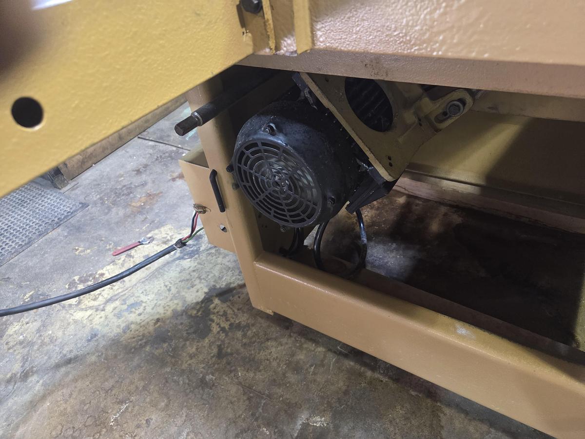 Used Rockwell/ L'invincible, Short Stroke 5' Sliding Table Saw - Model SI 15F, 7.5HP, 3PH, Scoring