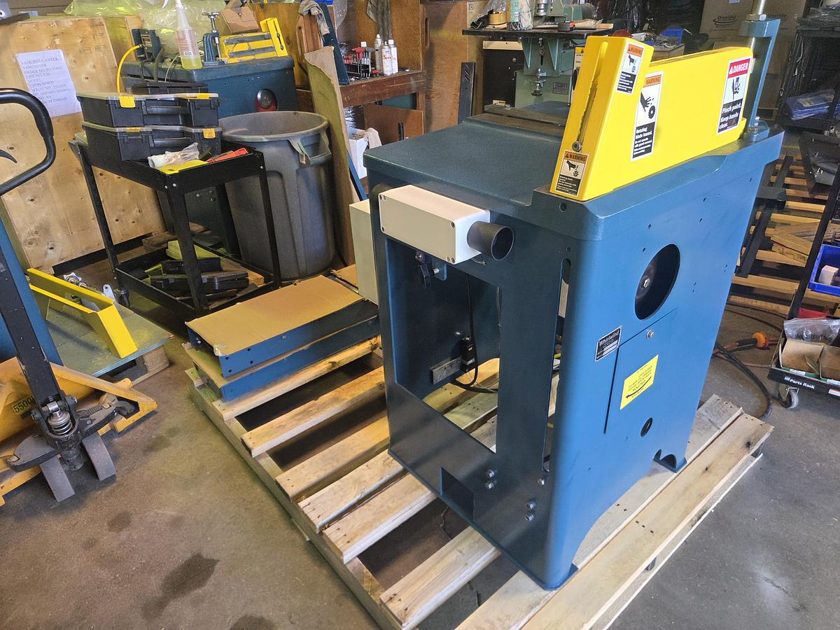 Refurbished Whirlwind 212R Refurbished Upcut Saw, 4" x 10" stock capacity, 18" blade, 10HP, 3PH Motor