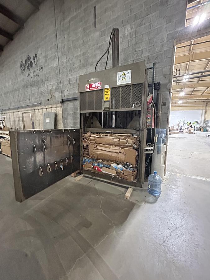 Used Piqua Series 40 60" x 30" Hydraulic Vertical Baler