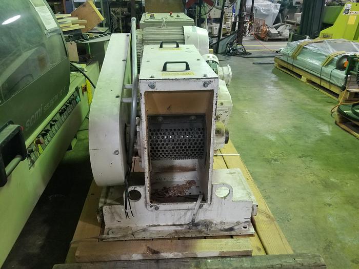 Used Cresswood EF 12 25 SRT Wood Grinder, Vibrating Infeed Conveyor, Controls