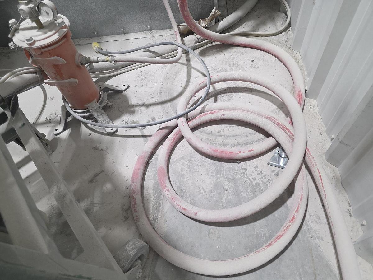 Used Sponge Jet 85 HP Blast Pot, Master 35E Recycler, Grade D Breathing Hood, S60 Media Sponge Blasting Lot