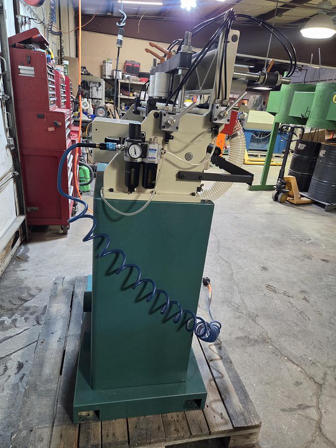 Used Grizzly GO611X 16.5" Width Cap. Manual Dovetailing Machine, 1PH, 220V, 1PH, 2007 Lower Use