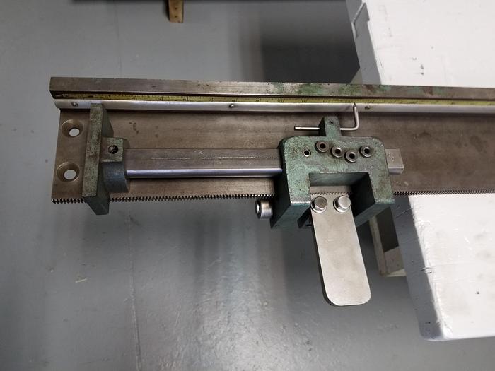 Refurbished Pistorius Heavy Manual Quick Adjusting Stop and Rack Metal Ledge, L to R Orientation