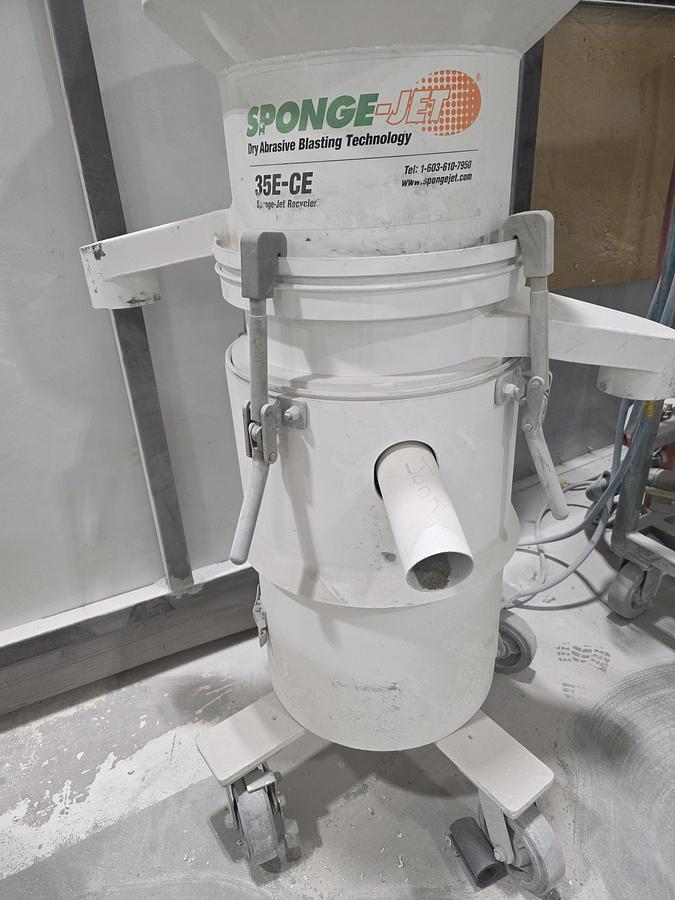Used Sponge Jet 85 HP Blast Pot, Master 35E Recycler, Grade D Breathing Hood, S60 Media Sponge Blasting Lot
