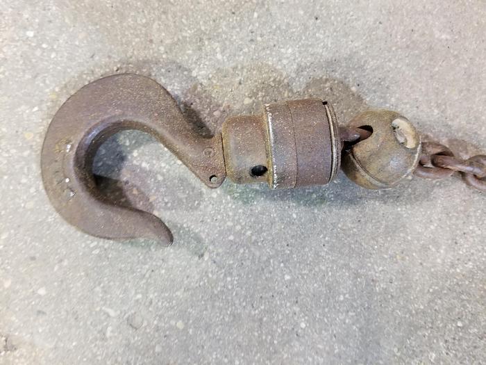 Used Aro 7750 D Pneumatic Fall Chain Hoist, 1,000lb Cap., 9.5Ft Chain Length, 90 PSI