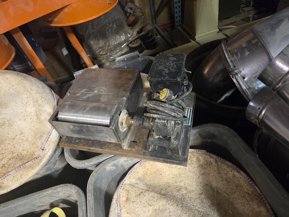 Used Doucet RC Stock Glue Spreader, 1PH, Cleaned, Checked