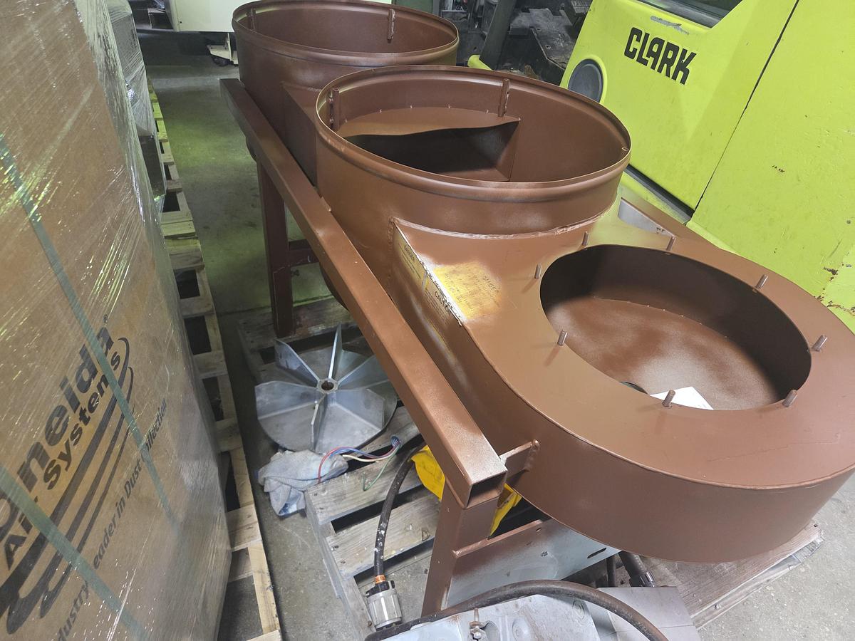 Used Dustek C500, Reconditioned 2026, 5HP, 3PH, 230V, Starter, Disconnect, New Bags, Motor rebuilt, Other new parts, Repainted