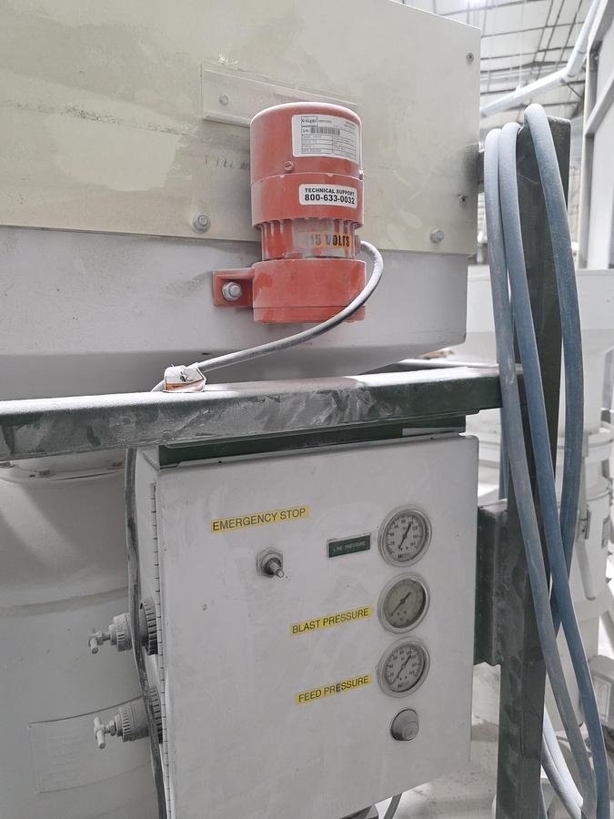 Used Sponge Jet 85 HP Blast Pot, Sponge Jet 35E Recycler, Bullard Grade D Breathing Hood, S60 Media Sponge Blasting Lot