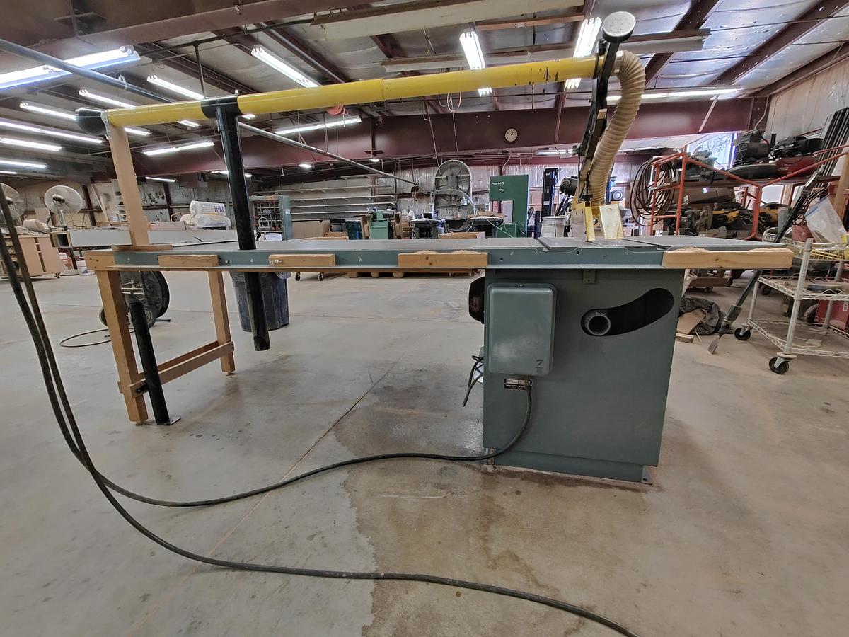 Used Delta RT-31 Table Saw, 10" Blade, 12" without scoring, 5HP, 3PH, 52" Fence
