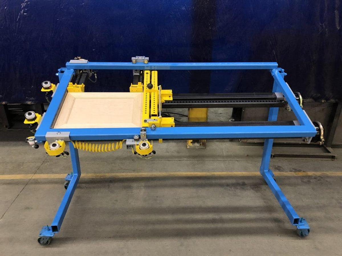 JLT 717C-M Single Miter Door Clamp