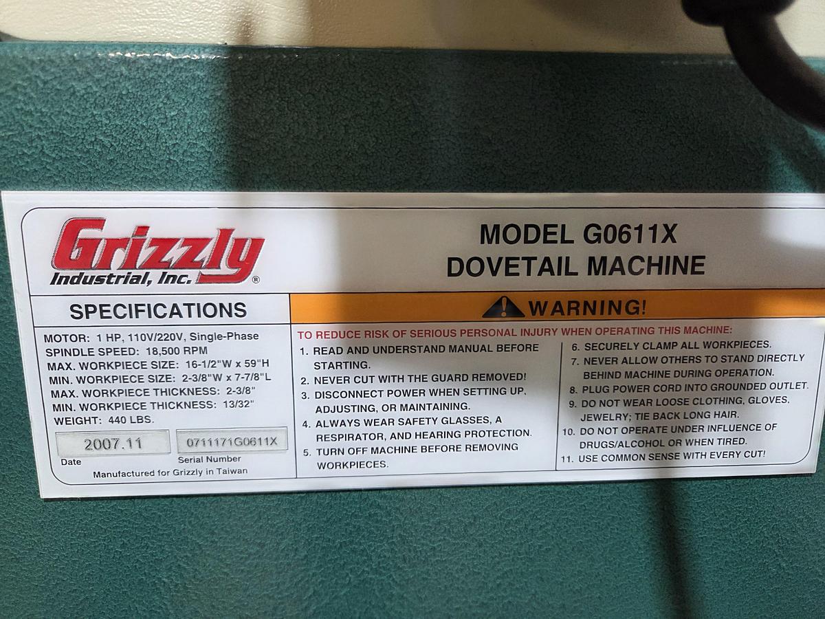 Used Grizzly GO611X 16.5" Width Cap. Manual Dovetailing Machine, 1PH, 220V, 1PH, 2007 Lower Use
