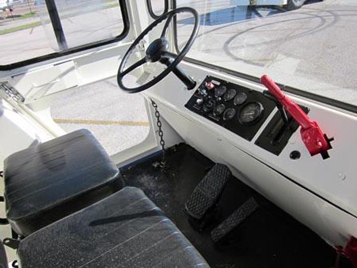 Used 1987 (October) Equi Tech B-800 pushback tractor