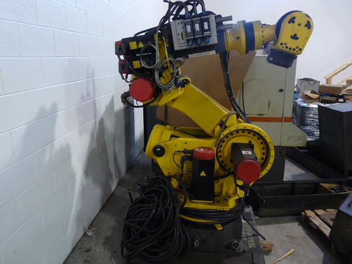 Used FANUC S430IW/200 ROBOT WITH RJ3 CONTROLS