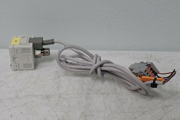 Used SMC Corporation ISE30A-01-P Pressure Vacuum Switch 192088123549
