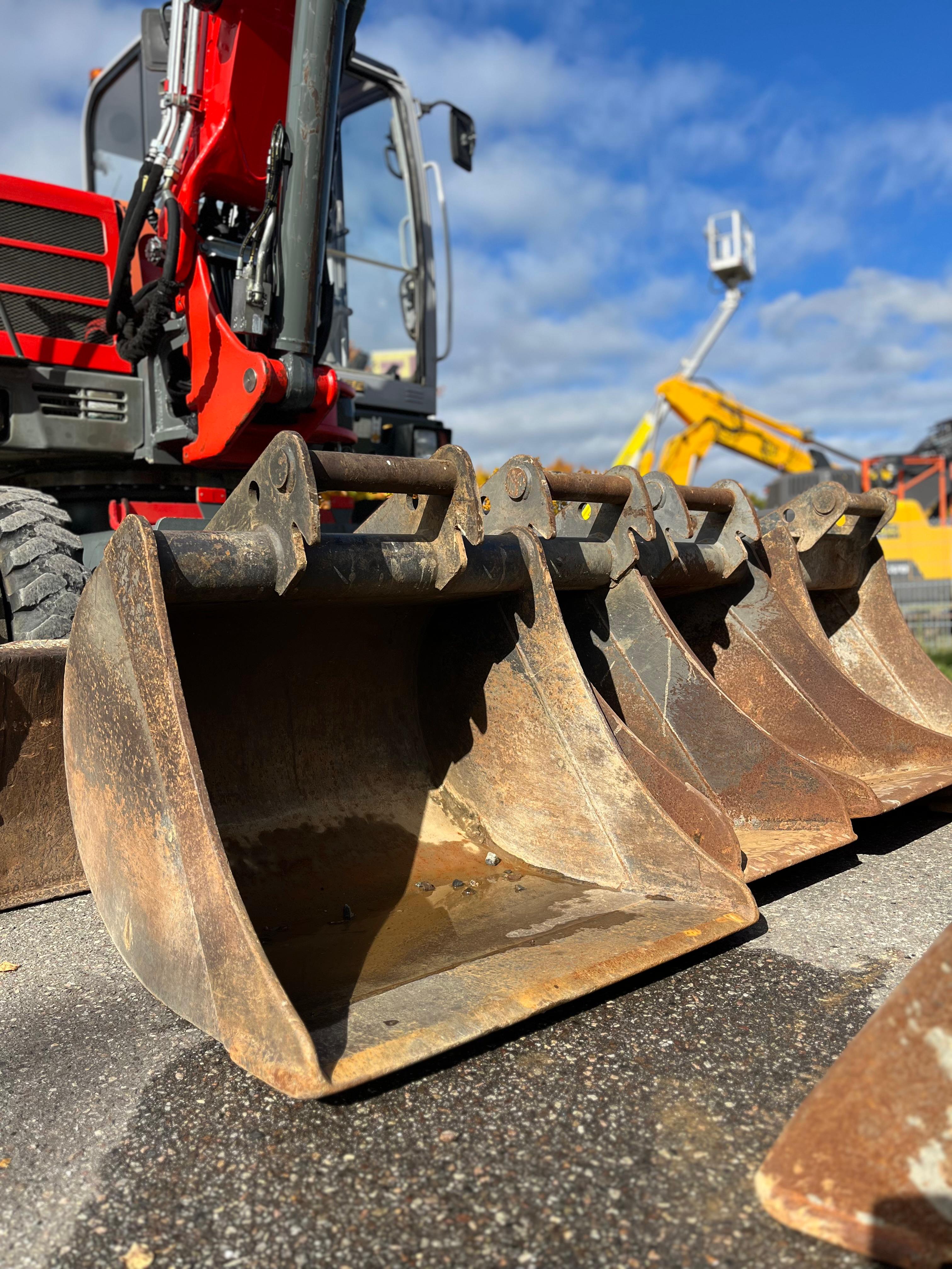 Gebraucht Neuson 9503**Schild und Pratzen**SW, Sortiergreifer, HS, 4x TL**