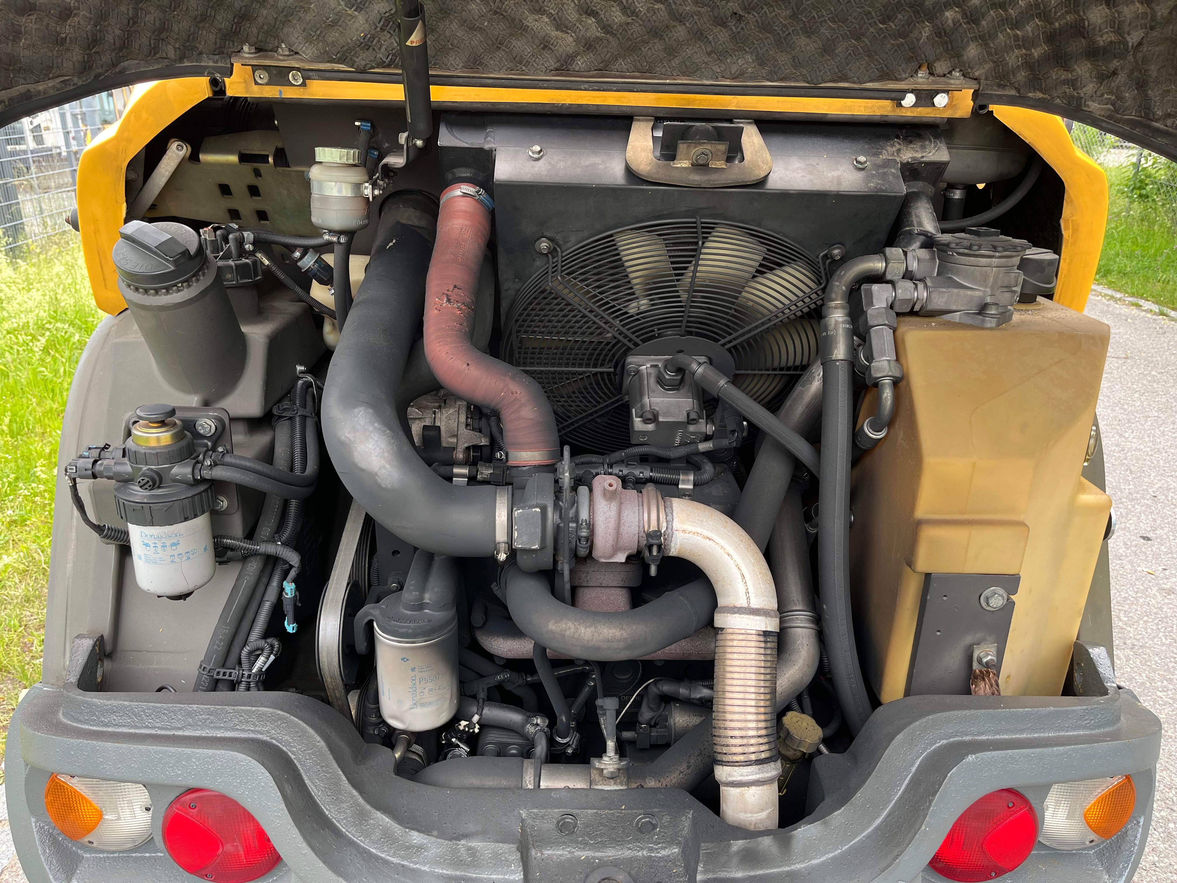 Gebraucht Mecalac AX850**Zylinderkopfdichtungschaden**