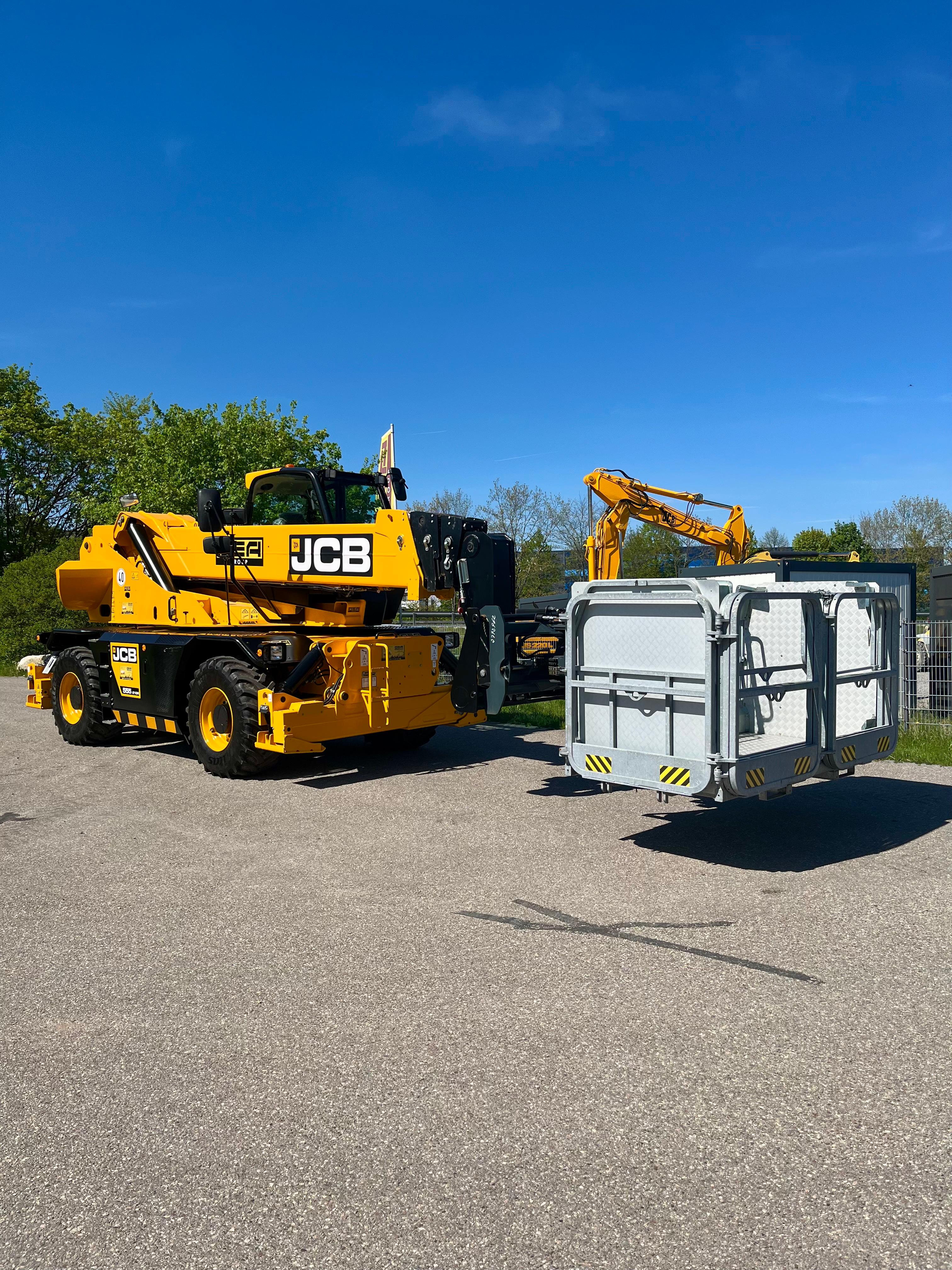 Gebraucht Teleskoplader JCB RTH555P 210 R Roto *Vorführer* mit Korb, Gabel