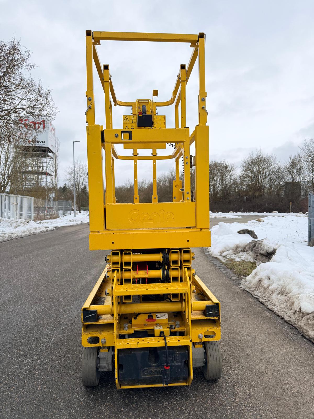 Gebraucht Genie GS1330m**220 h**Baujahr: 2020**5,9 m Arbeitshöhe