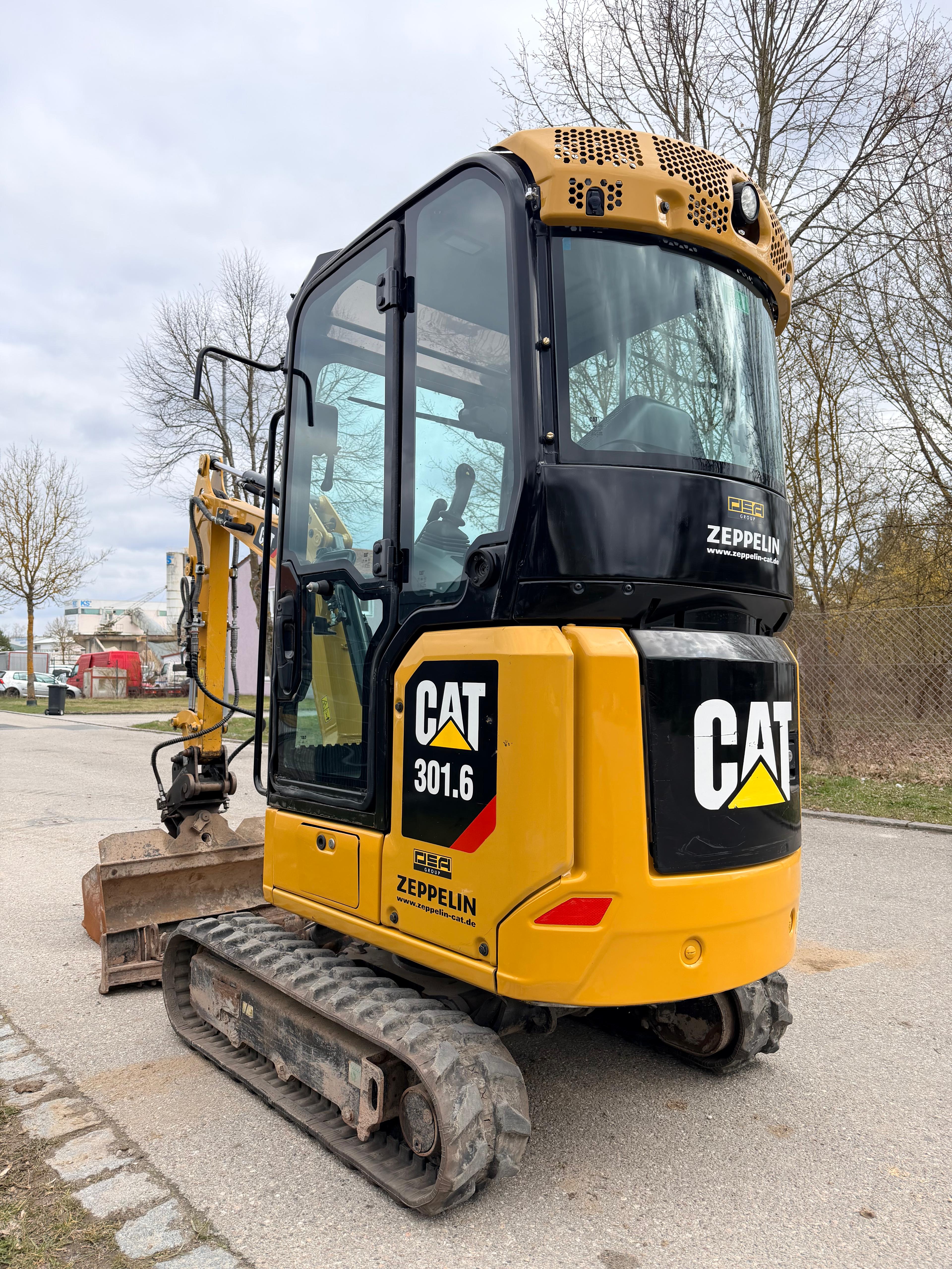 Gebraucht CAT 301.6**2.343 h**inkl. Humusschaufel