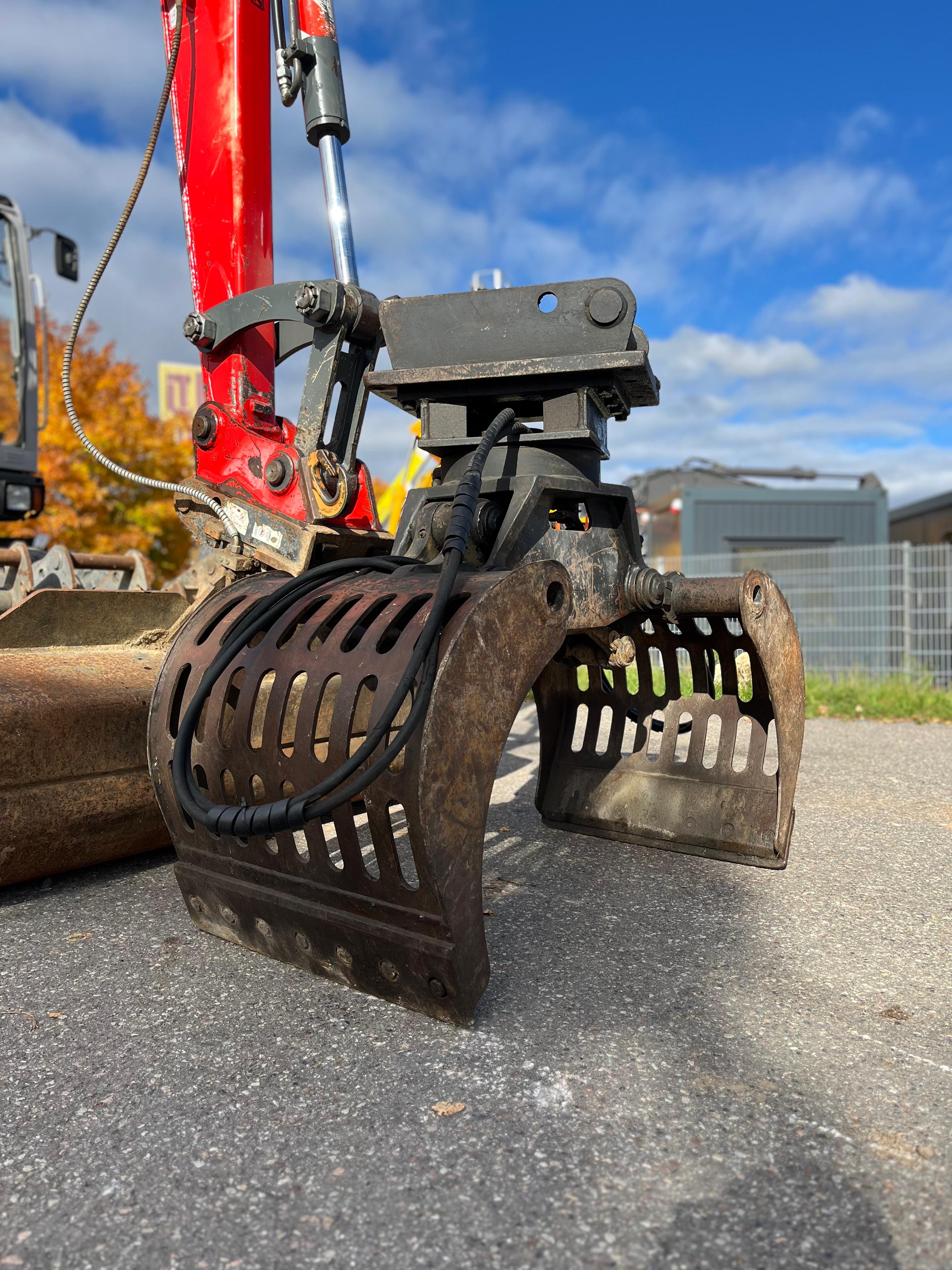 Gebraucht Neuson 9503**Schild und Pratzen**SW, Sortiergreifer, HS, 4x TL**