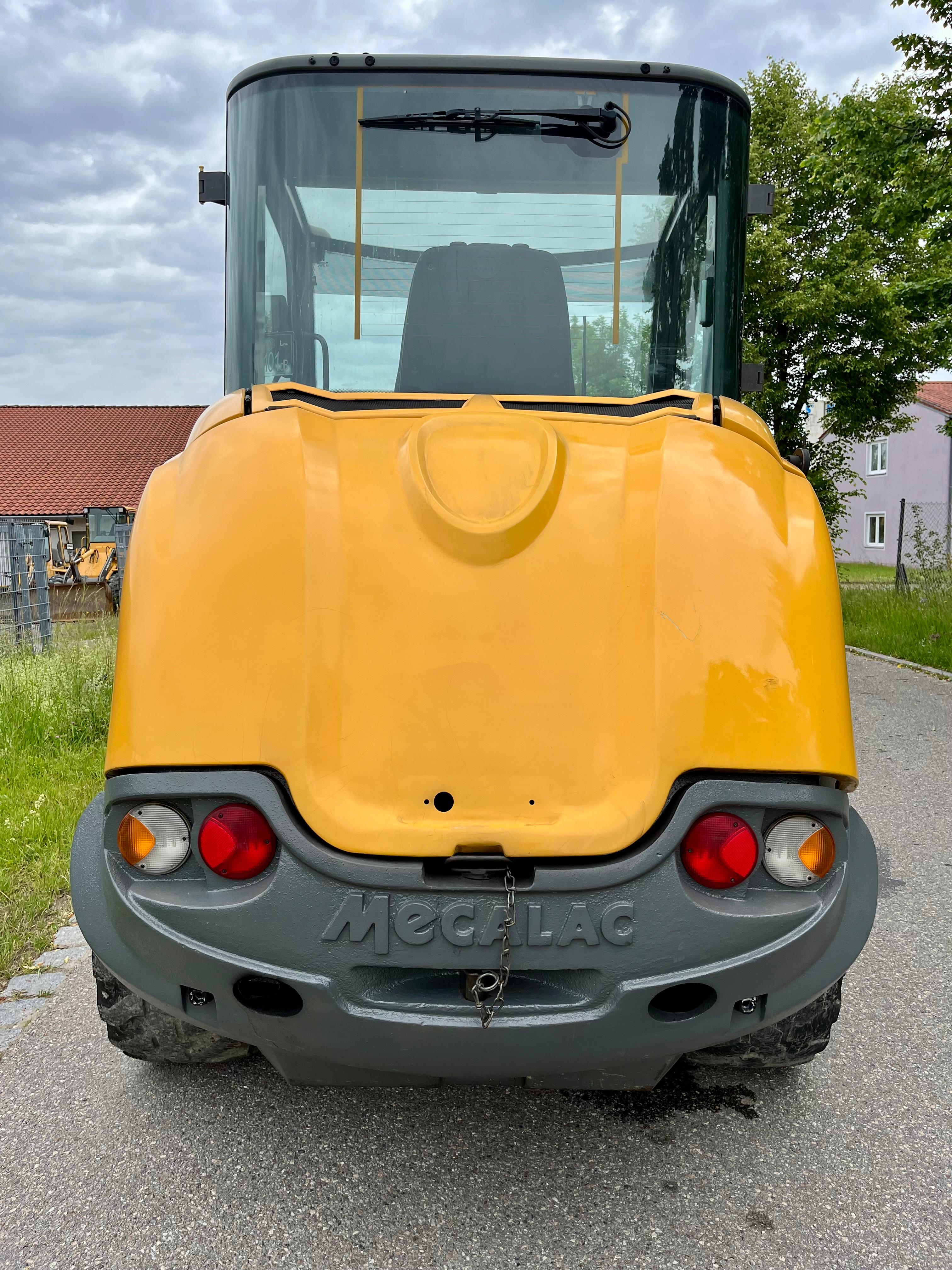 Gebraucht Mecalac AX850**Zylinderkopfdichtungschaden**