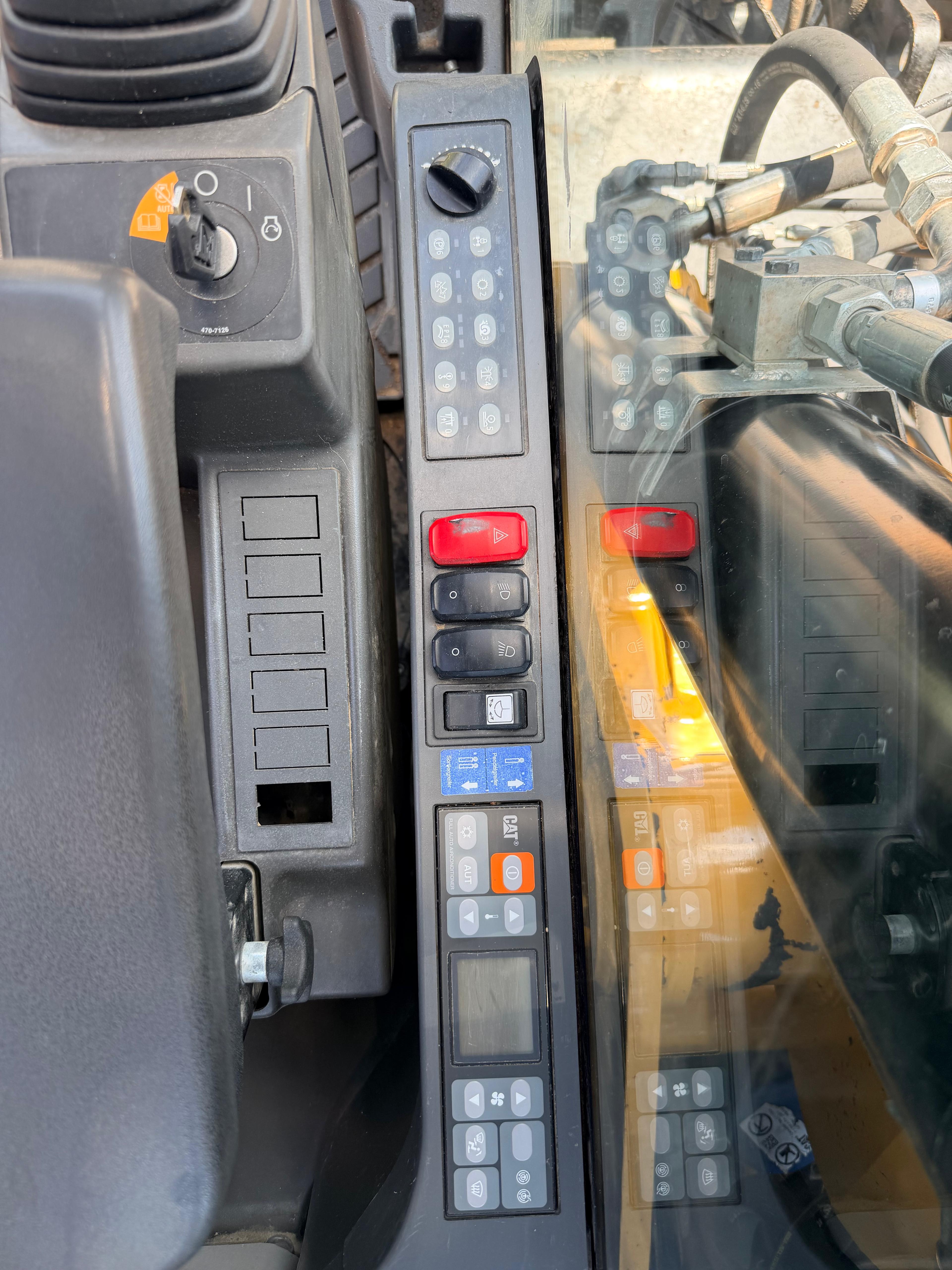 Gebraucht CAT M320F inkl. Grabenräumlöffel