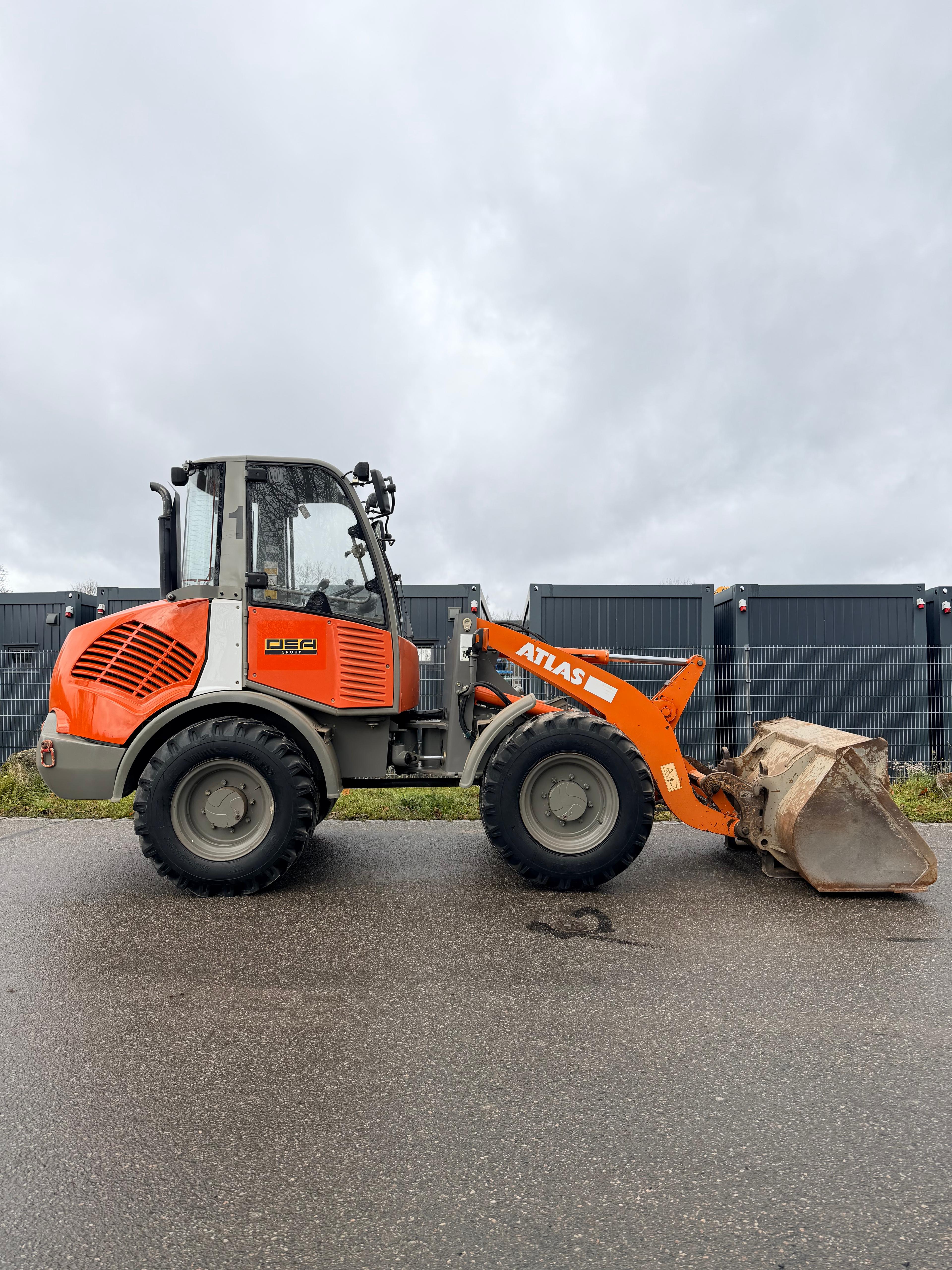 Gebraucht Atlas AR60 inkl. Klappschaufel, Palettengabel