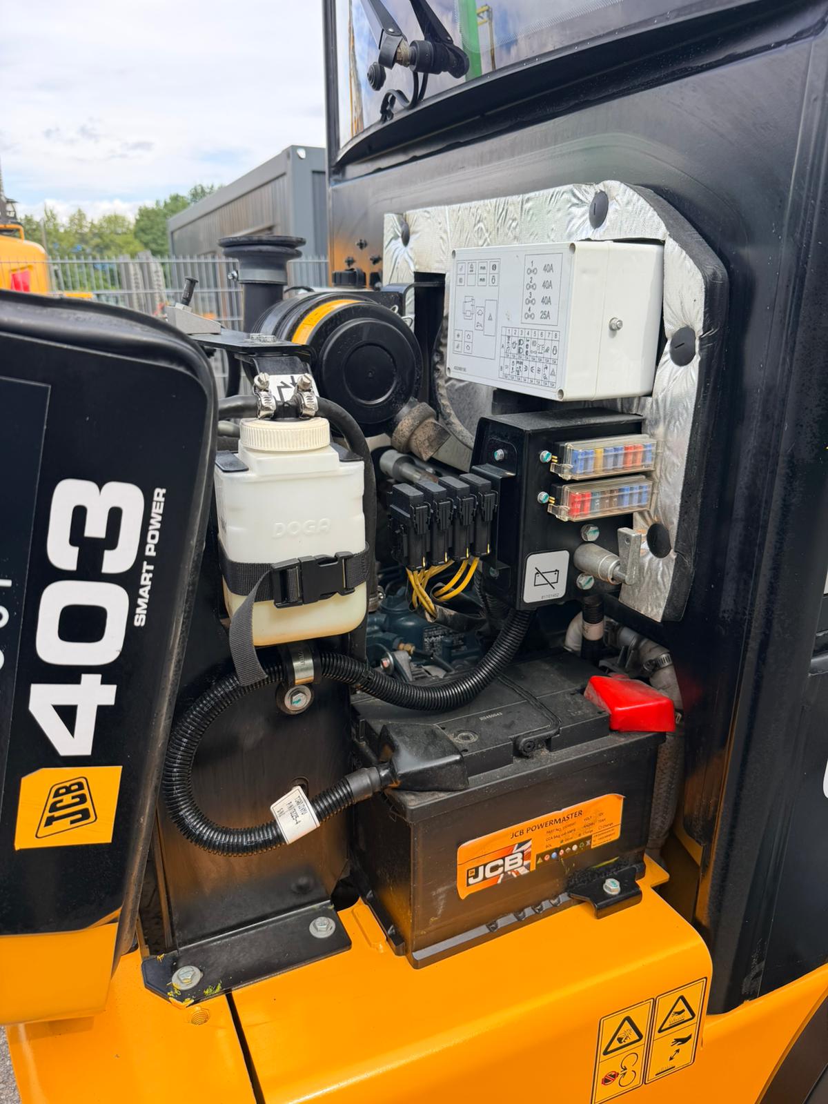 Gebraucht JCB 403**611 h**Schaufel und Palattengabel