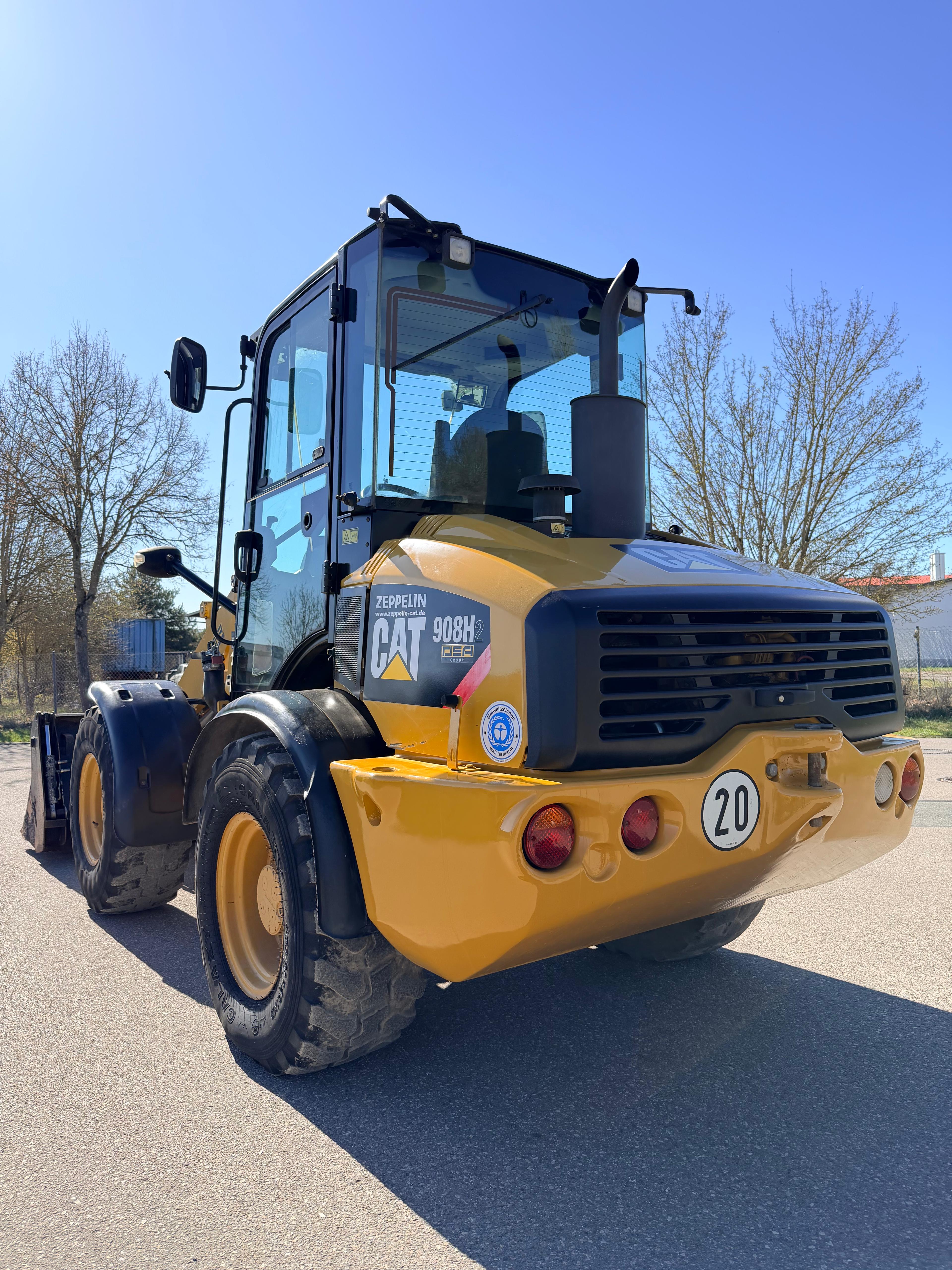 Gebraucht CAT 908H2 inkl.Klappschaufel und Palettengabel