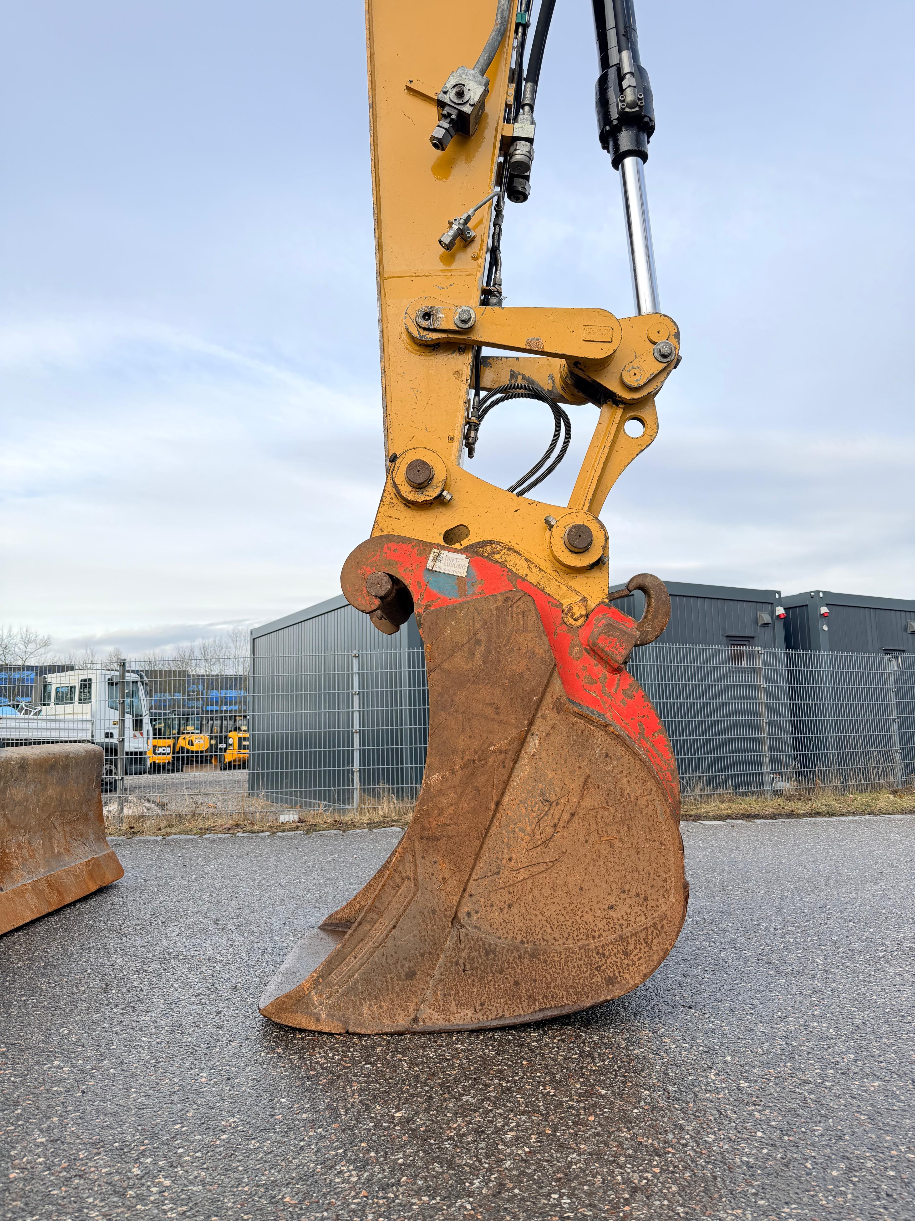 Gebraucht CAT M316D inkl. Schild und Pratzen**Tieflöffel**