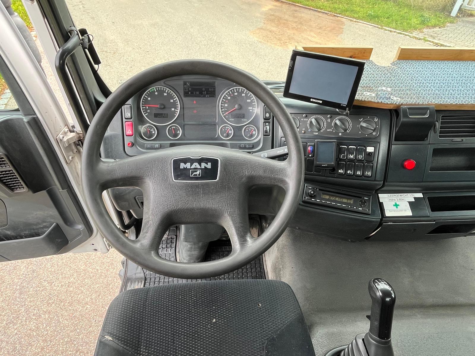 Gebraucht MAN TGM 18.280 mit Palfinger Kran, Funk, Greifer