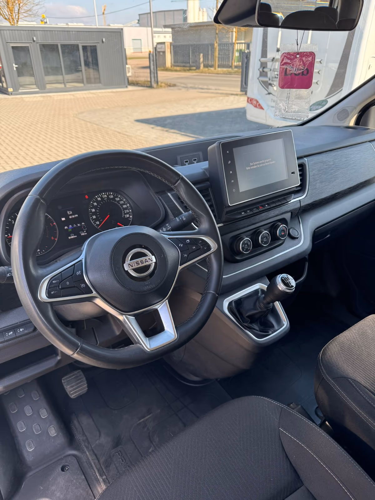Used Nissan NV 300 9-Sitzer zu vermieten