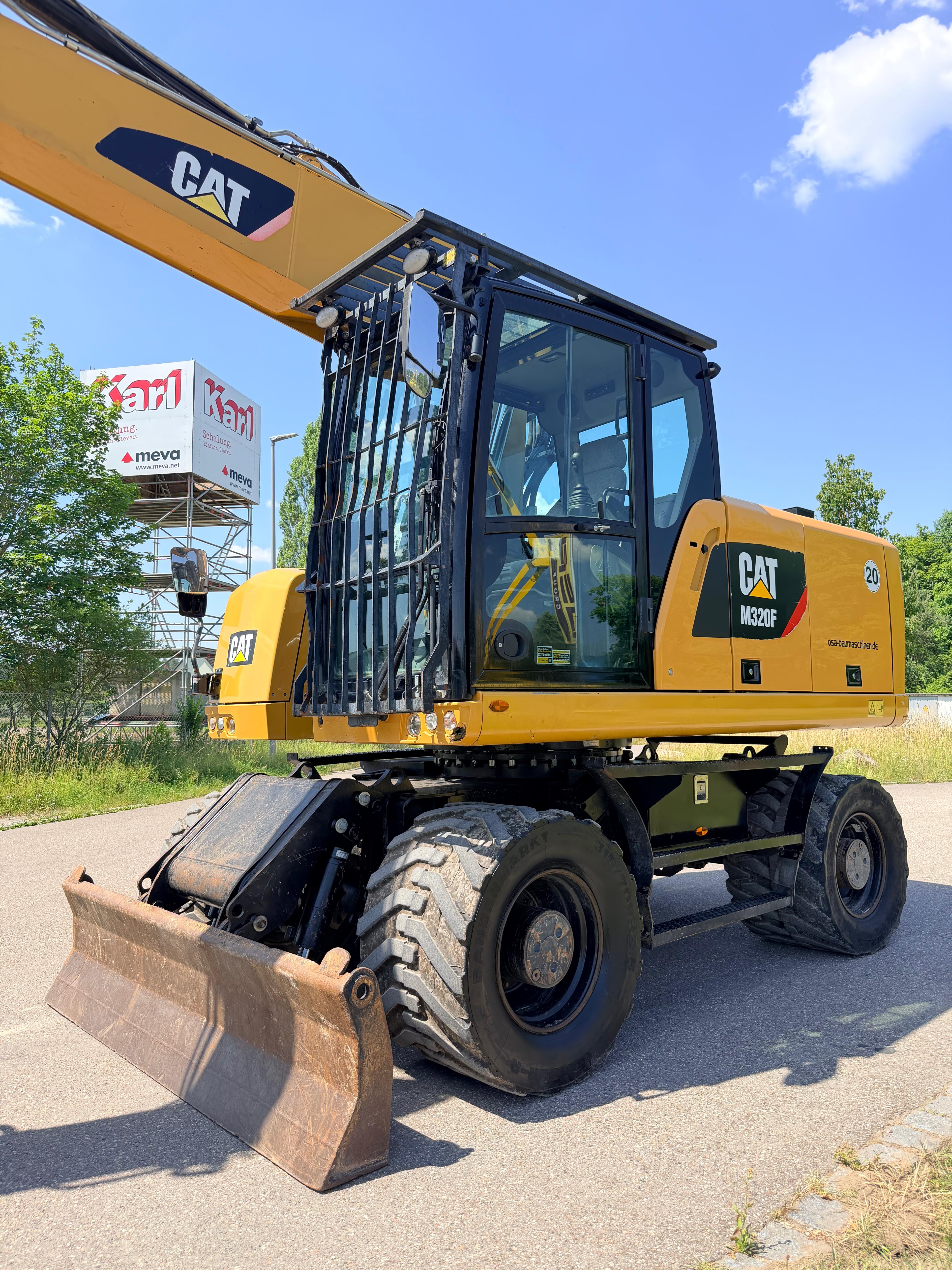 Gebraucht CAT M320F inkl. Grabenräumlöffel