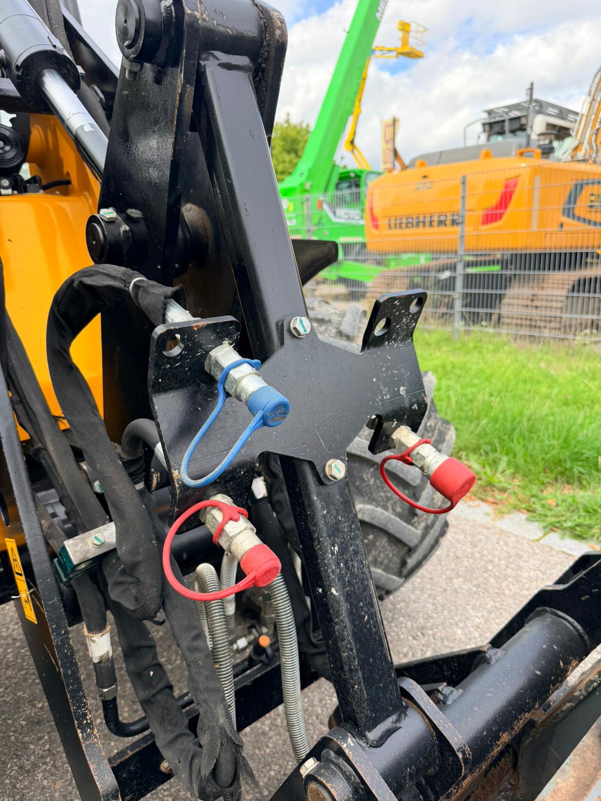 Gebraucht JCB 403**611 h**Schaufel und Palattengabel