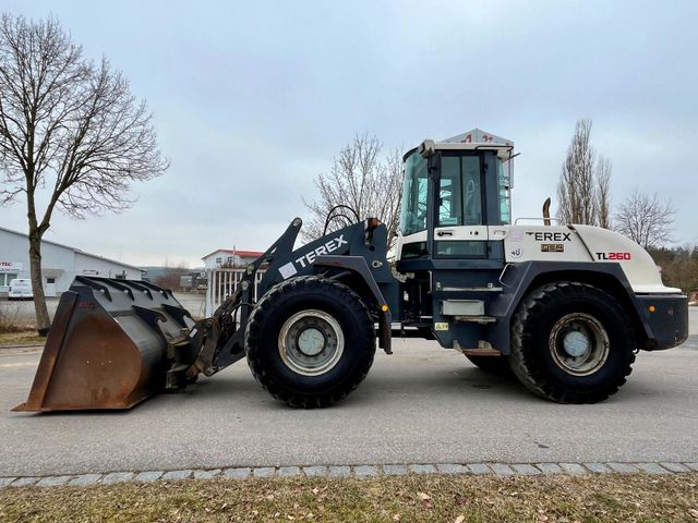 Używane Terex TL 260**3.900 Std.**Schaufel, Gabel**