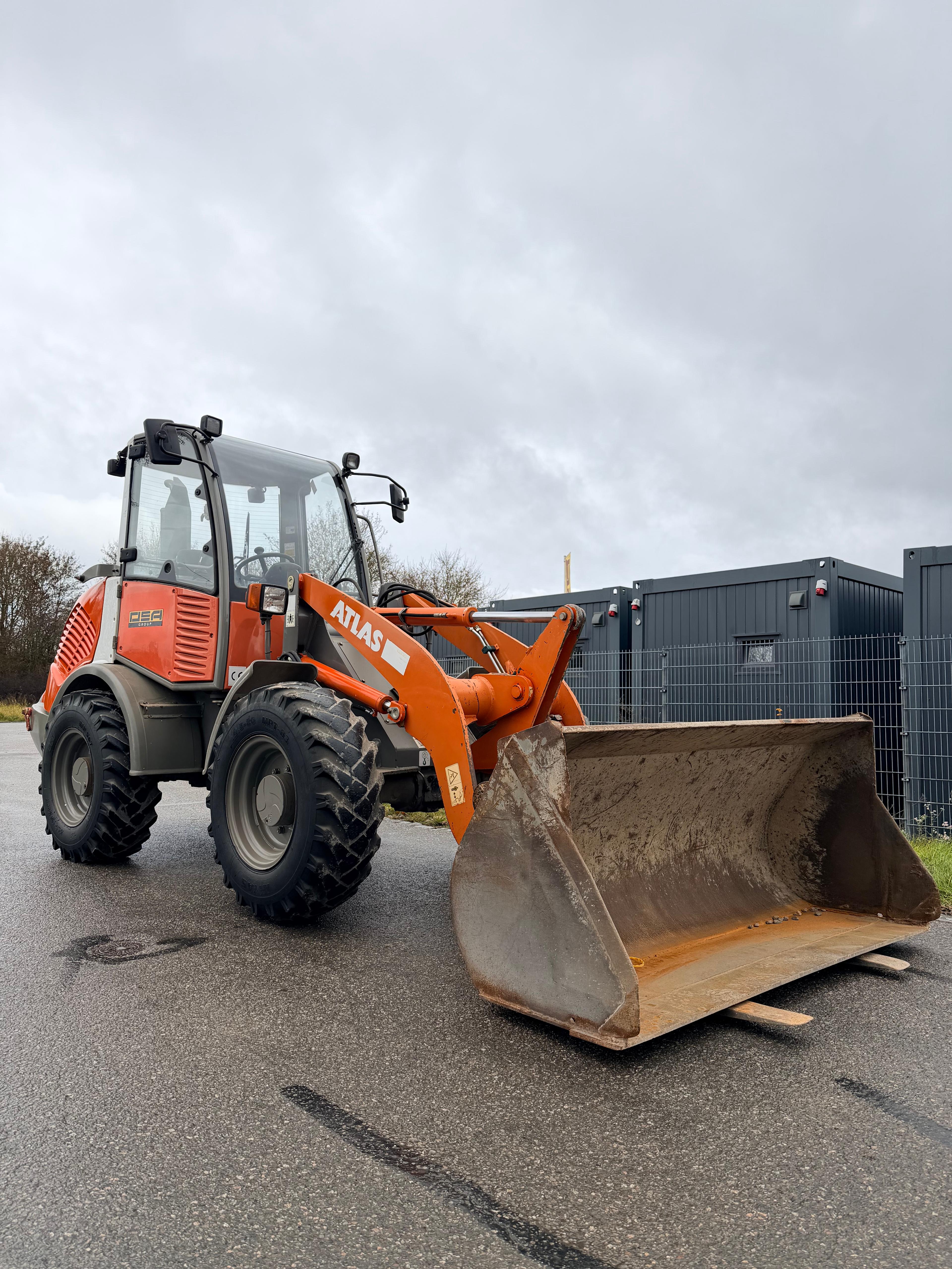 Gebraucht Atlas AR60 inkl. Klappschaufel, Palettengabel