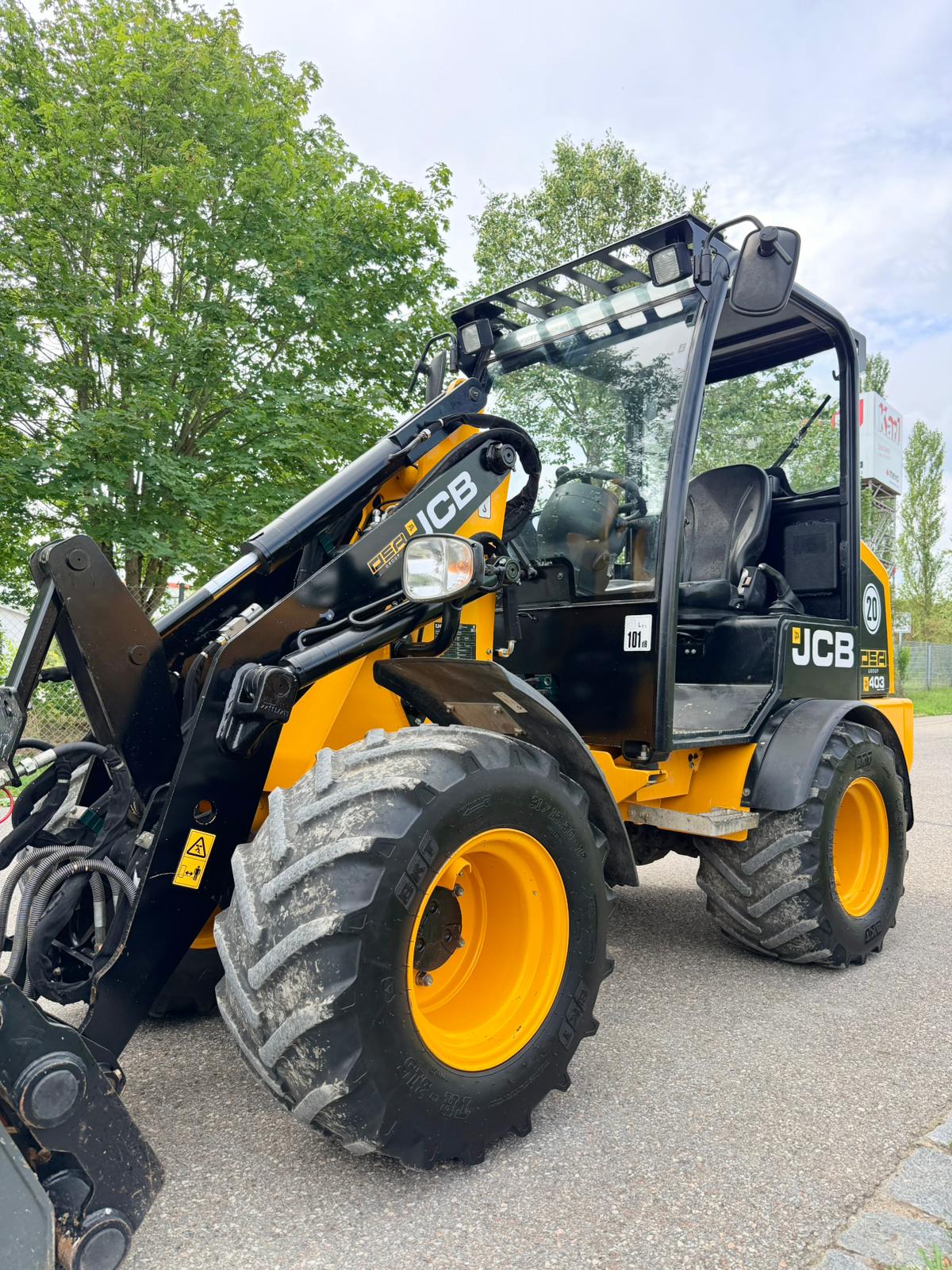 Gebraucht JCB 403**611 h**Schaufel und Palattengabel