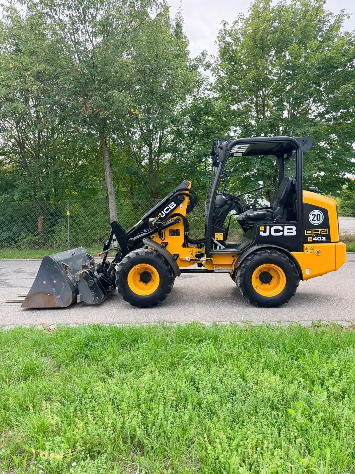 Gebraucht JCB 403**611 h**Schaufel und Palattengabel