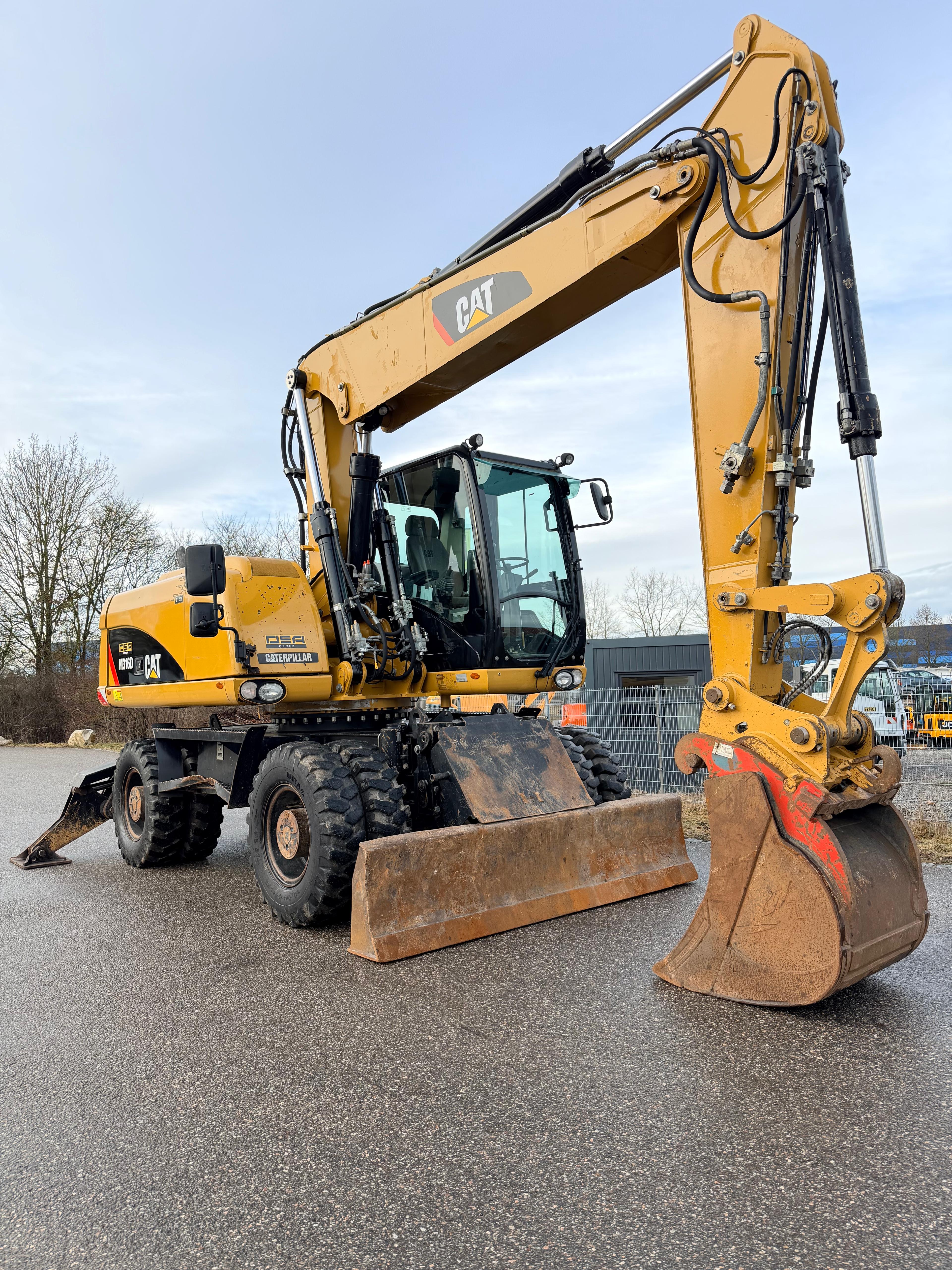 Gebraucht CAT M316D inkl. Schild und Pratzen**Tieflöffel**