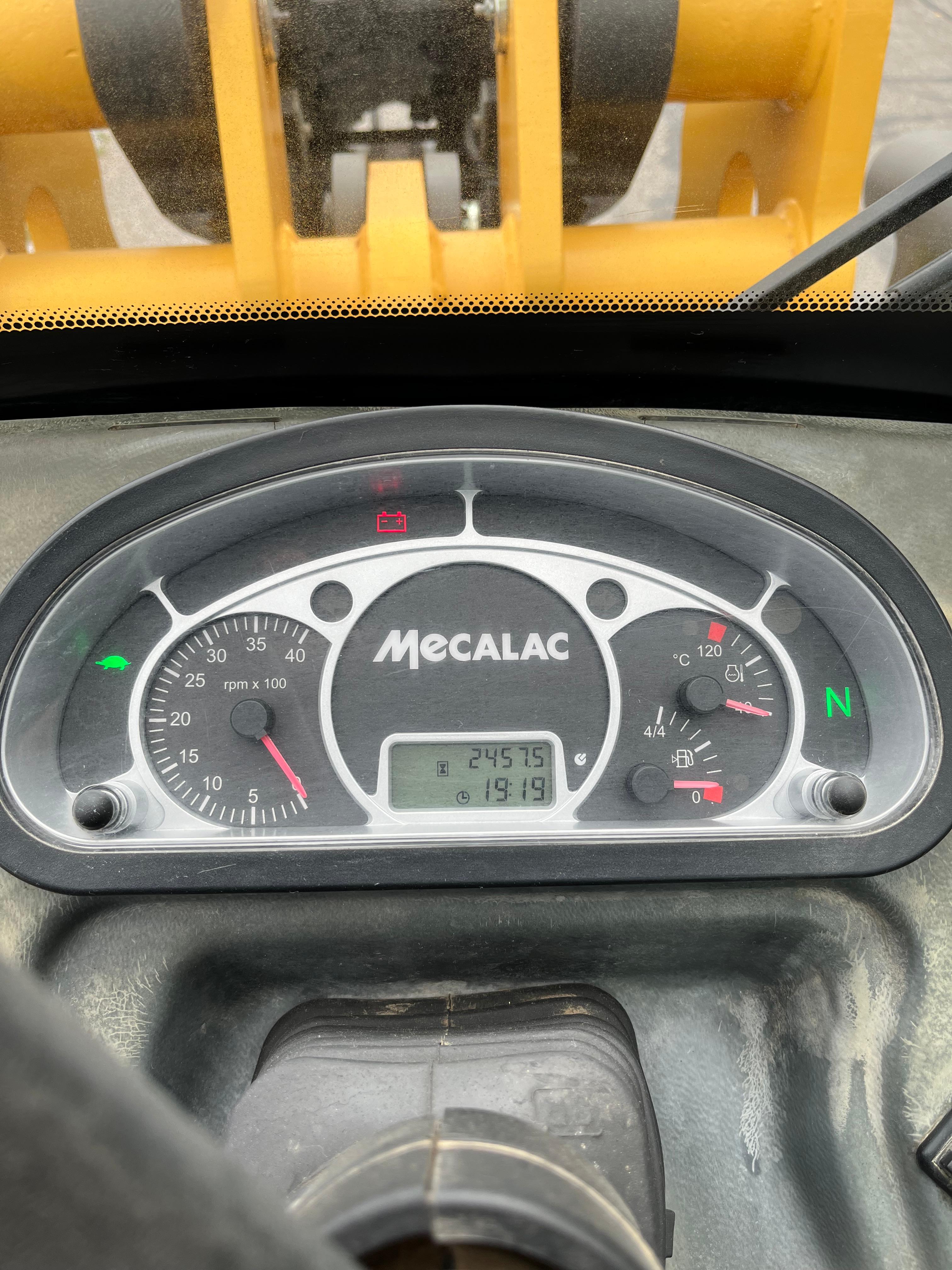 Gebraucht Mecalac AX850**Zylinderkopfdichtungschaden**