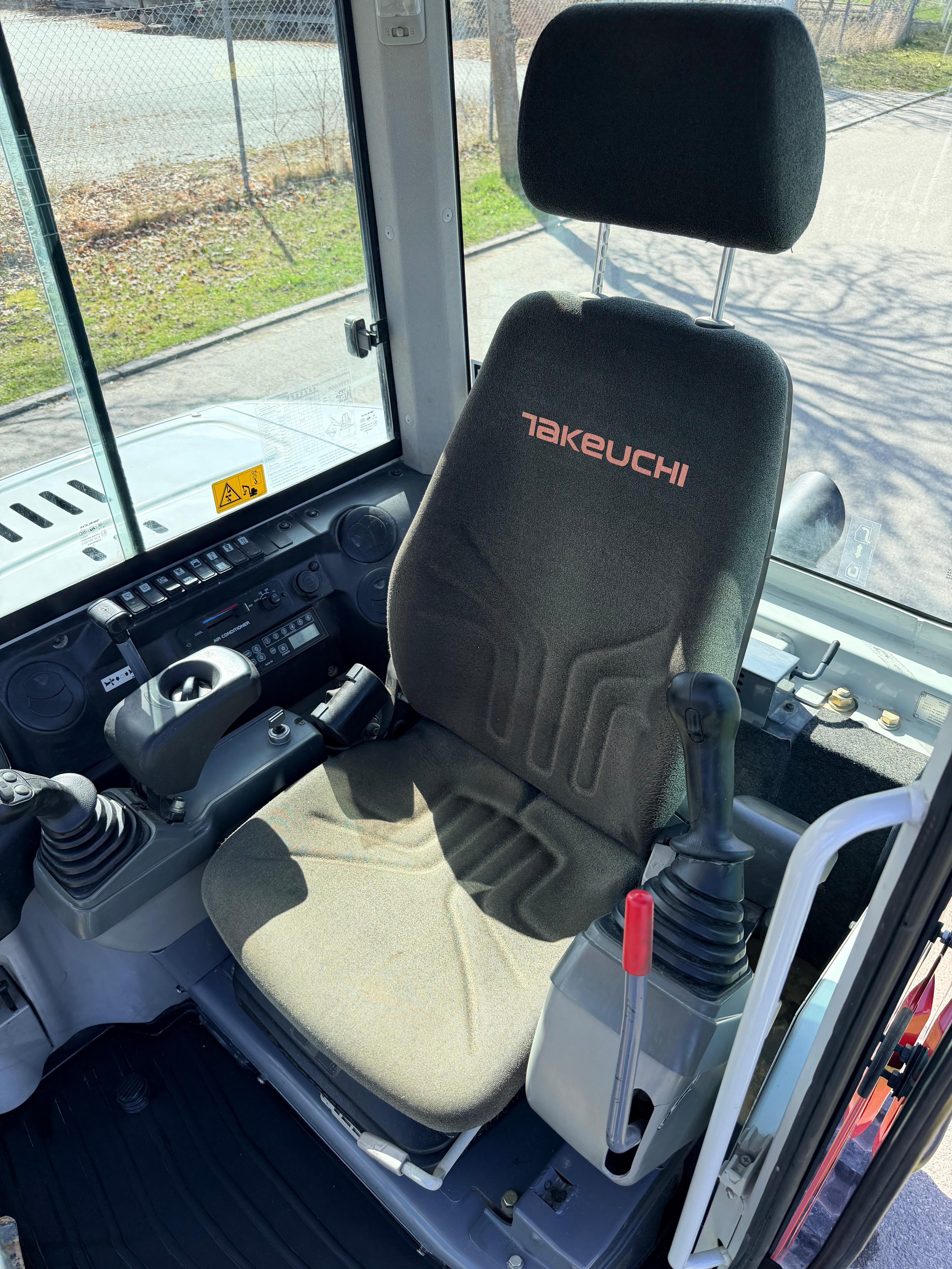 Gebraucht Takeuchi TB260**Powertilt Taklock**Sortiergreifer**2x TL