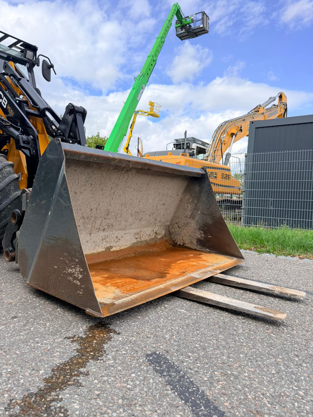 Gebraucht JCB 403**611 h**Schaufel und Palattengabel