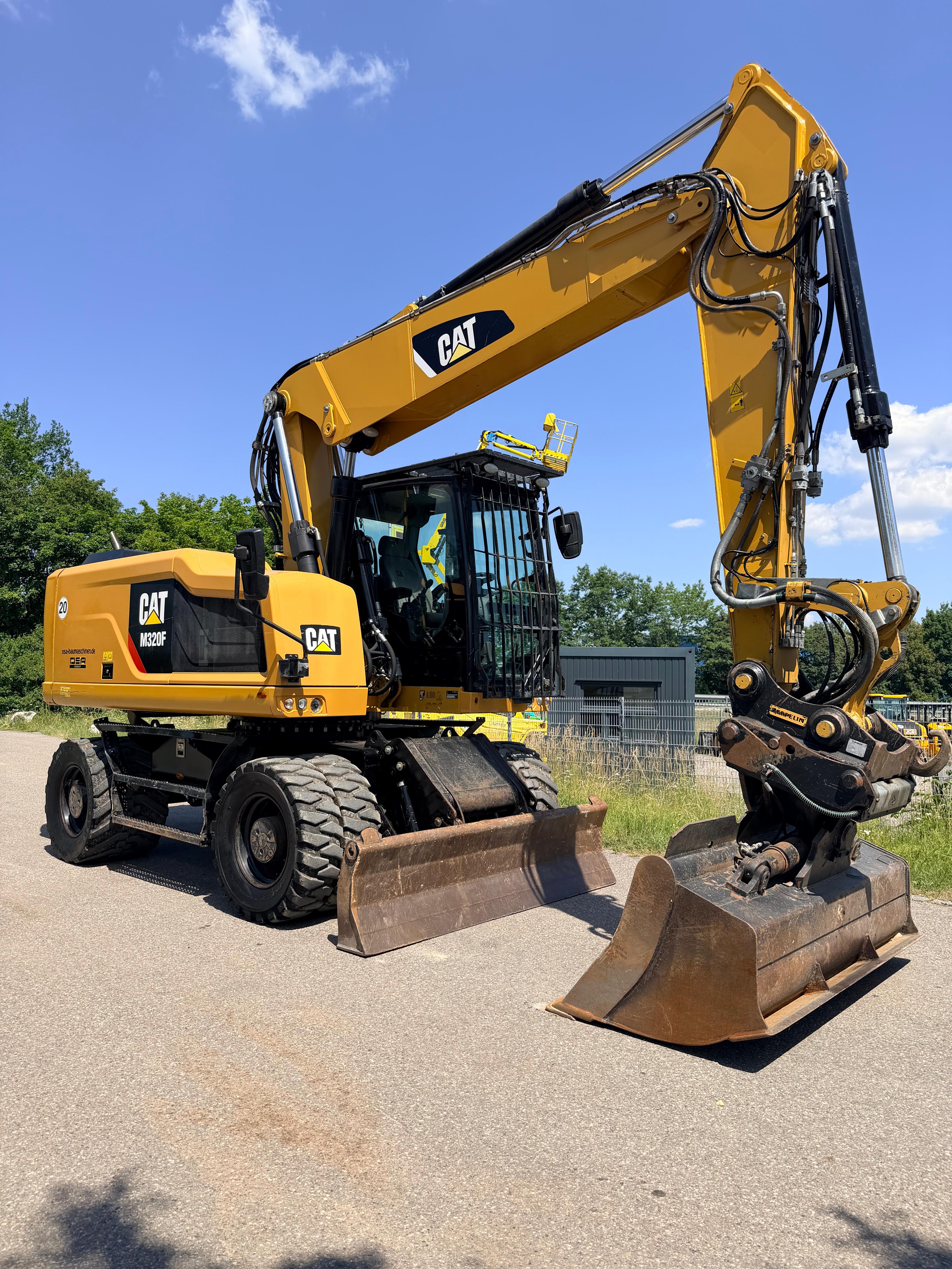 Gebraucht CAT M320F inkl. Grabenräumlöffel