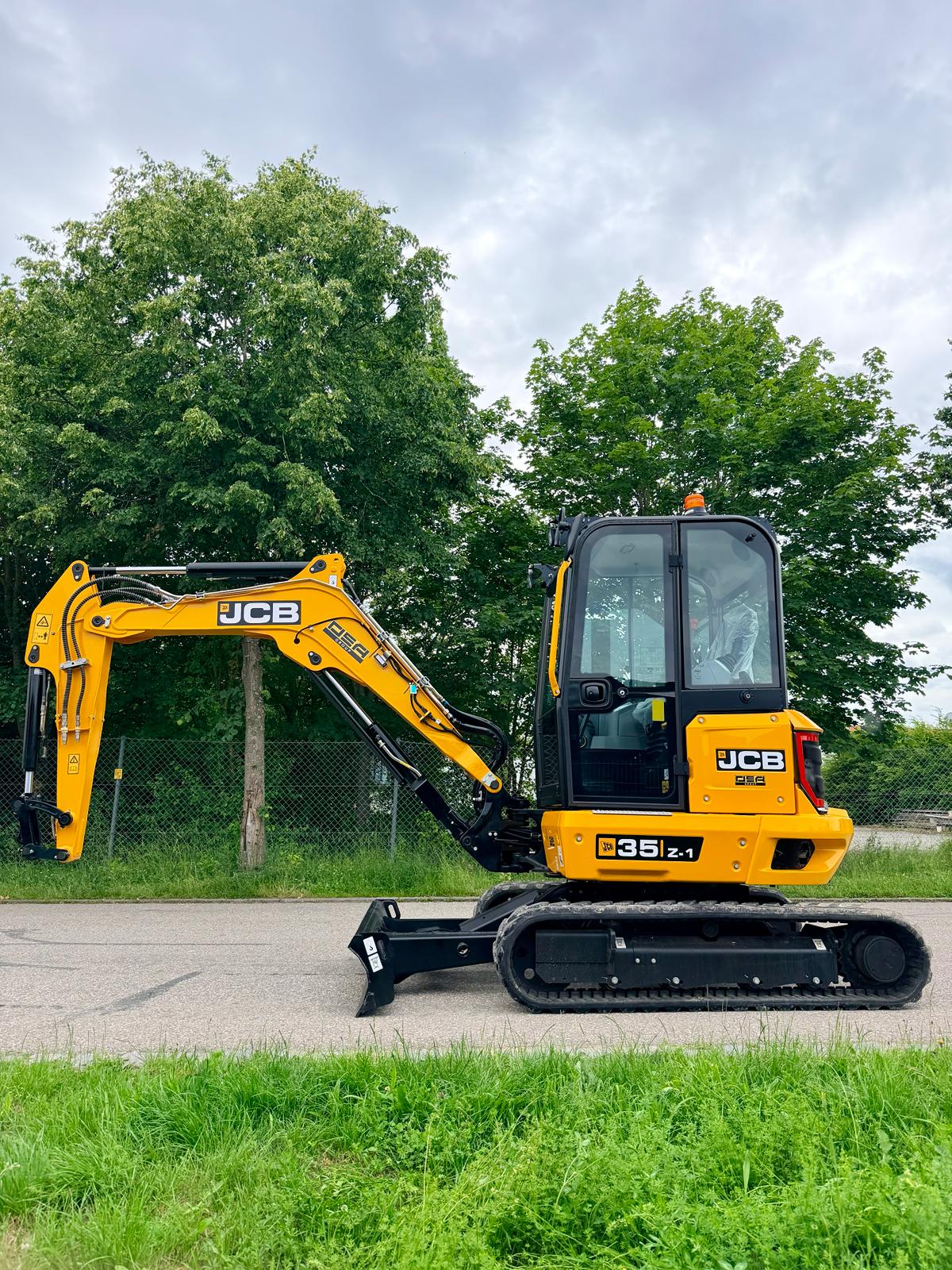 JCB 35Z-1 Pro Cab**NEU**Modell 2026**ab 799 €/mtl.