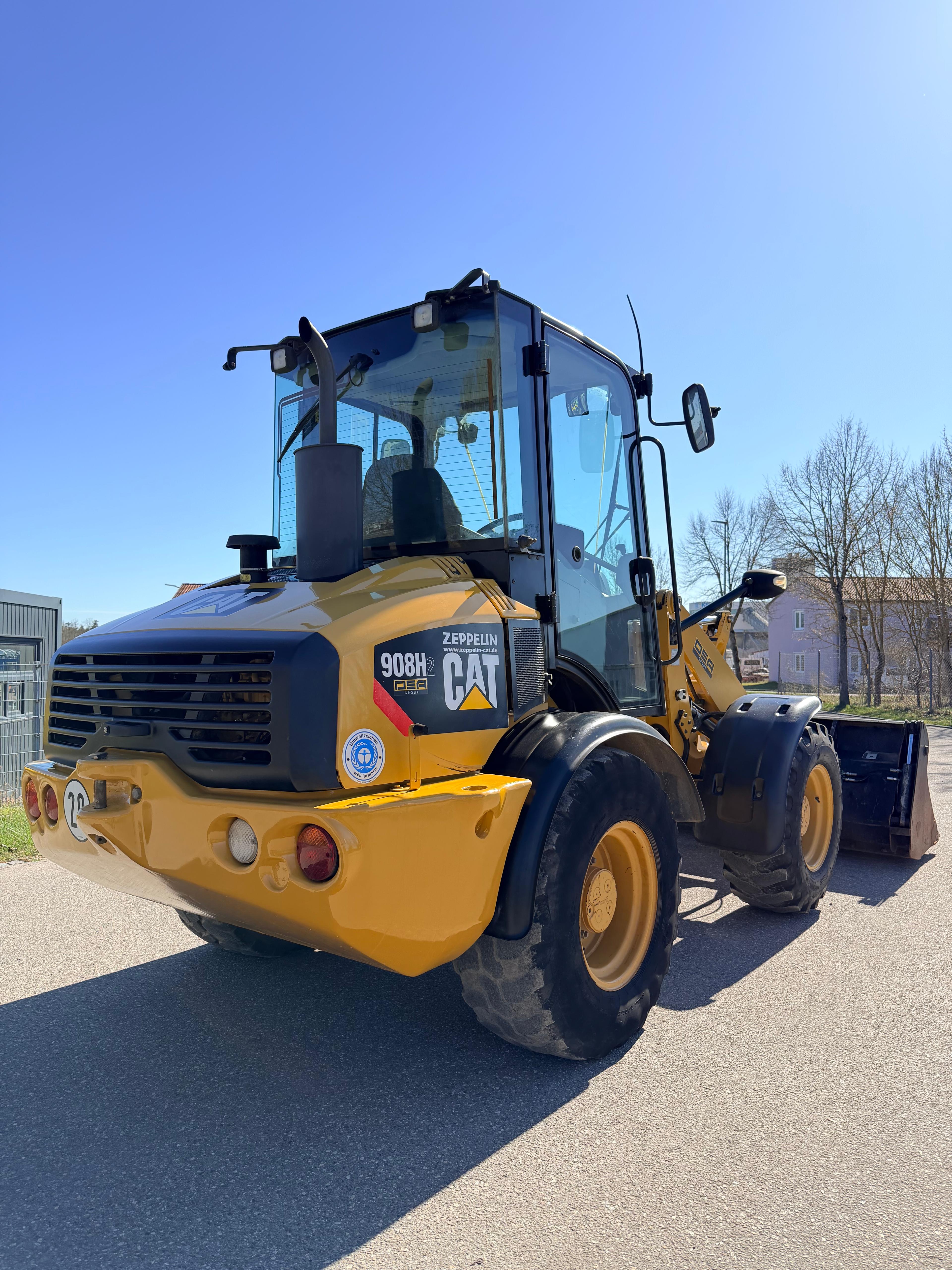 Gebraucht CAT 908H2 inkl.Klappschaufel und Palettengabel