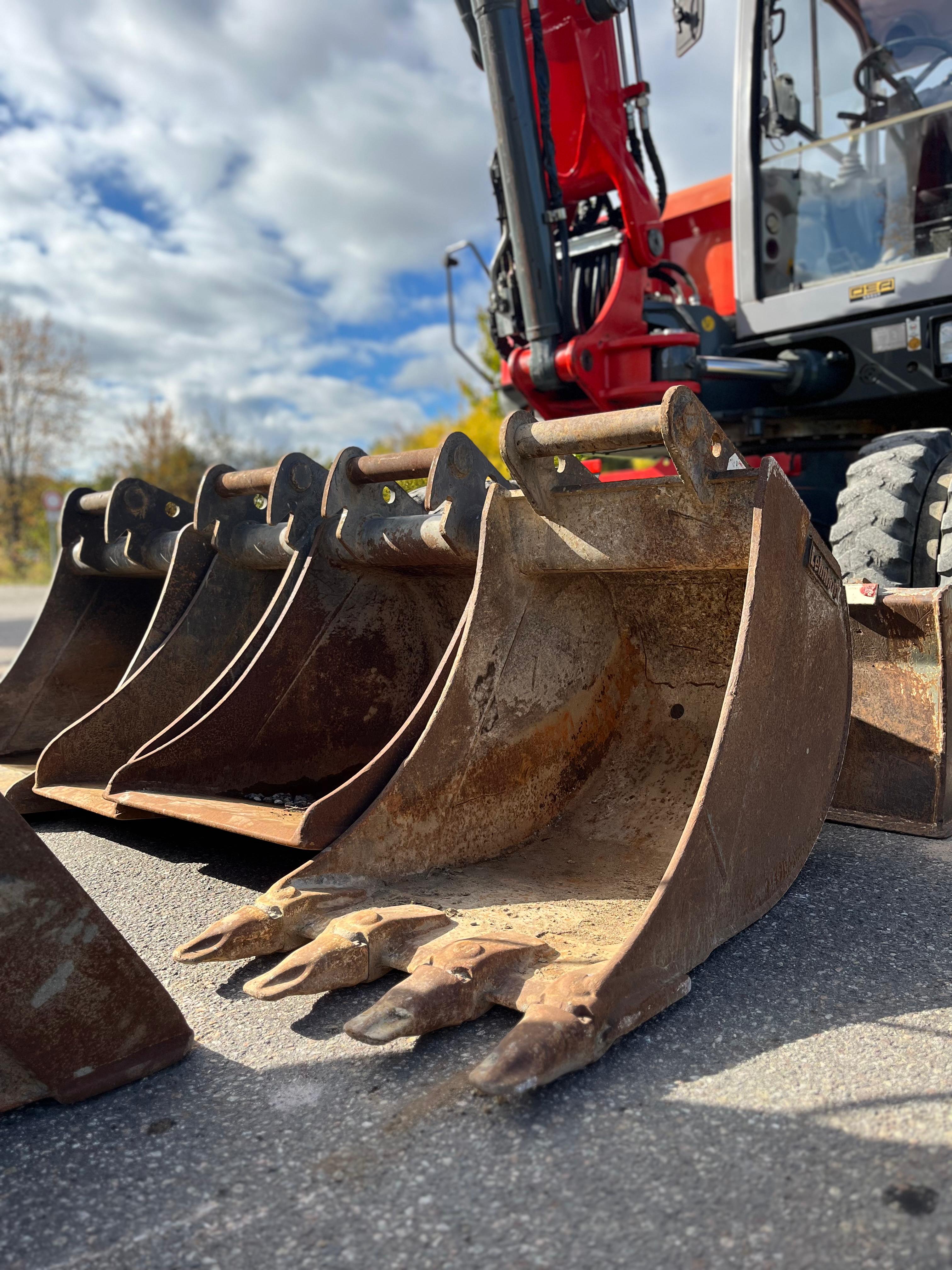 Gebraucht Neuson 9503**Schild und Pratzen**SW, Sortiergreifer, HS, 4x TL**