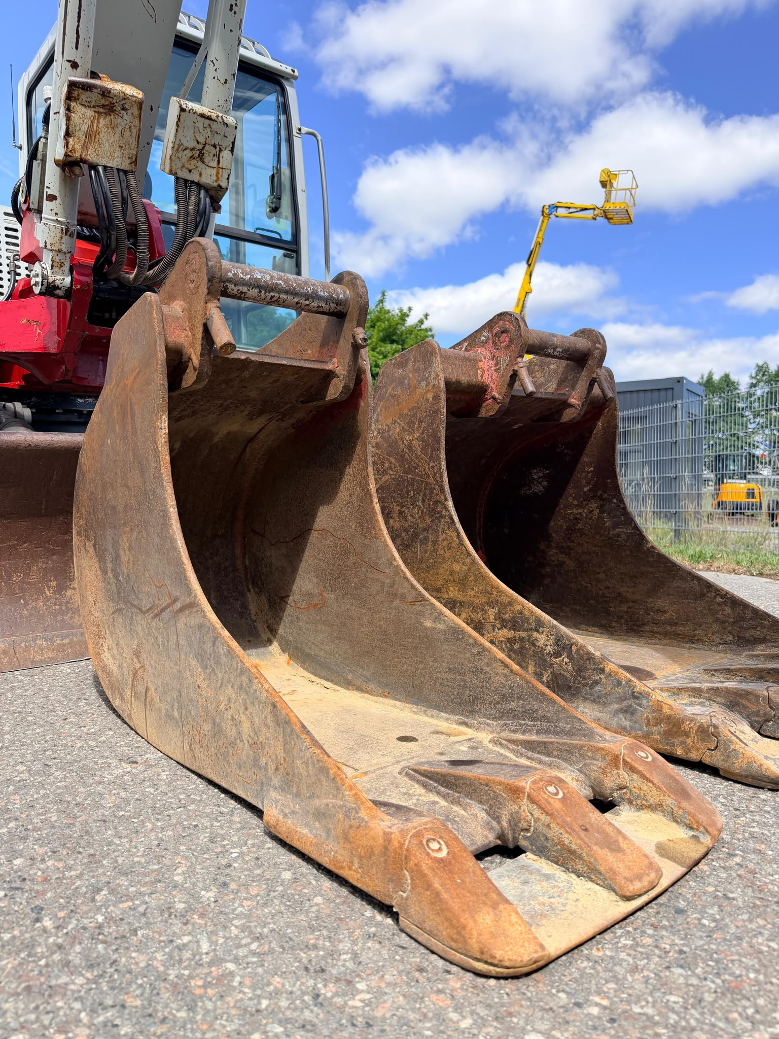 Gebraucht Takeuchi TB 175 inkl. Humusschaufel und 2x Tieflöffel