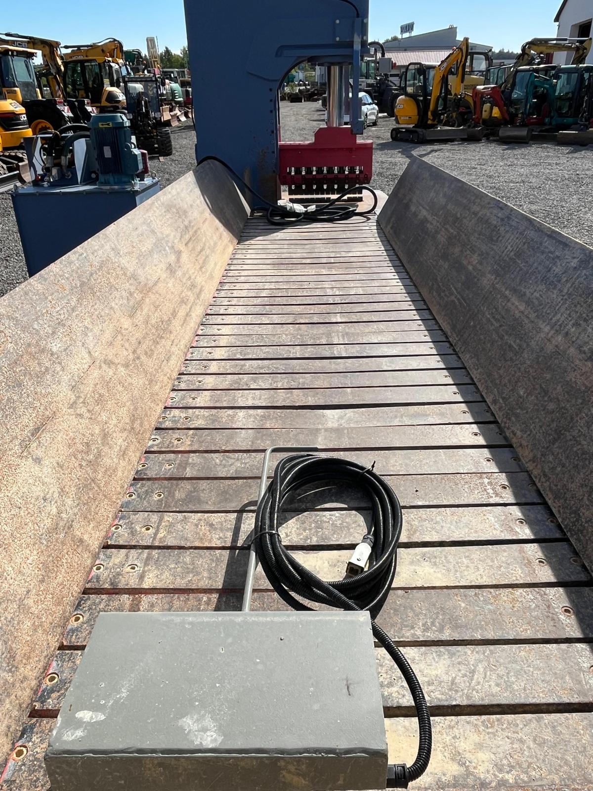 Gebraucht Steinbrecher MEC C 320