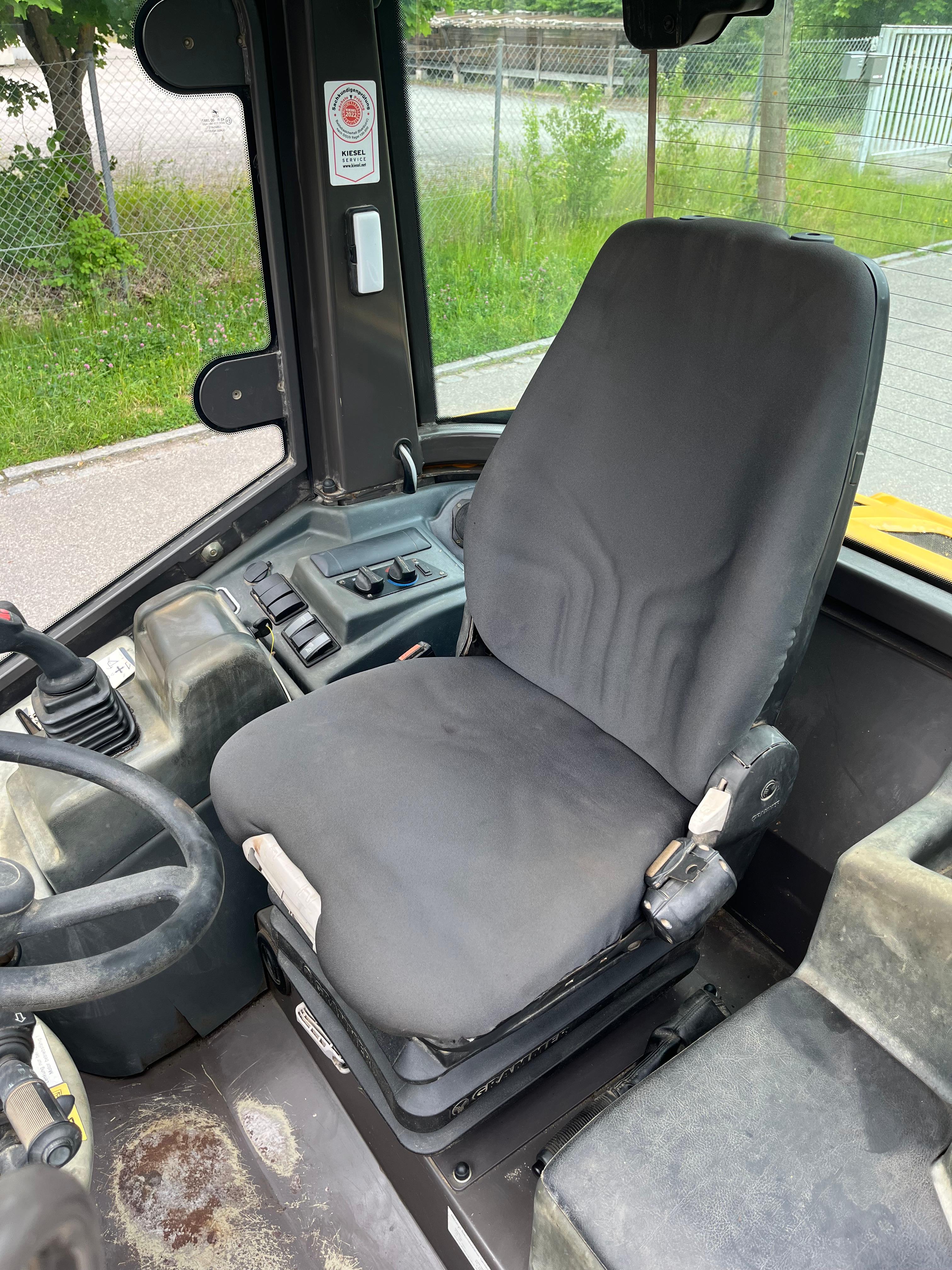 Gebraucht Mecalac AX850**Zylinderkopfdichtungschaden**