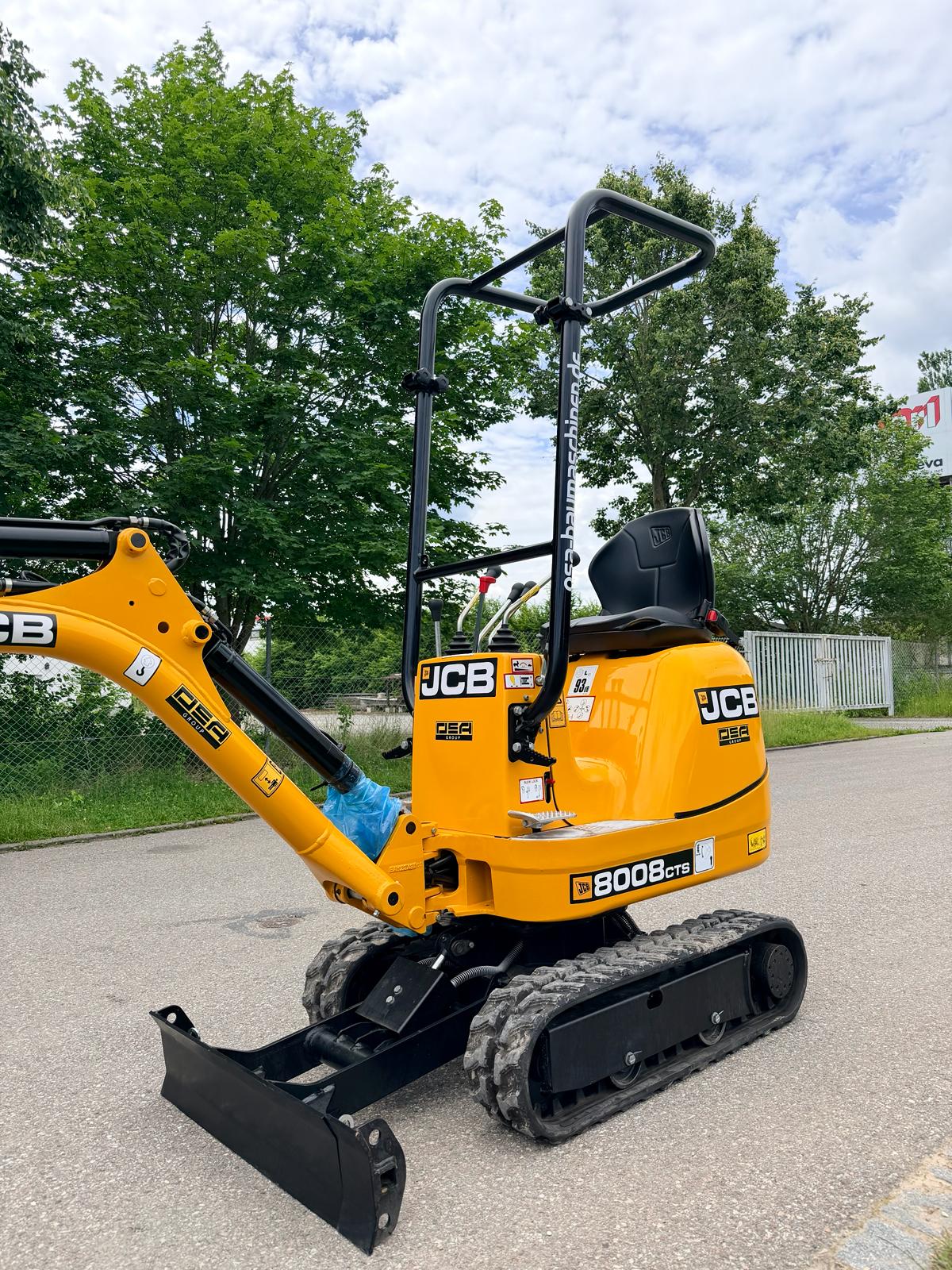 JCB 8008CTS**NEU**Modell 2026**ab 247 €/mtl.